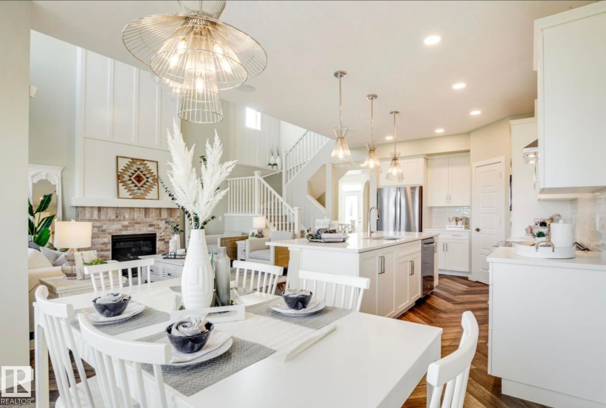 2356 Muckleplum Way, Edmonton, AB - Indoor Photo Showing Dining Room