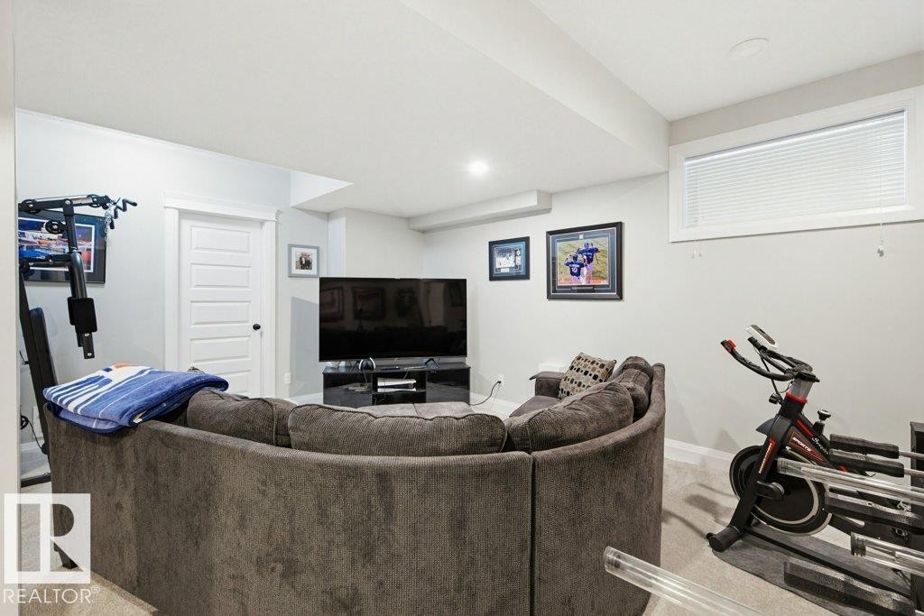 2603 Bluejay Close, Edmonton, AB - Indoor Photo Showing Other Room