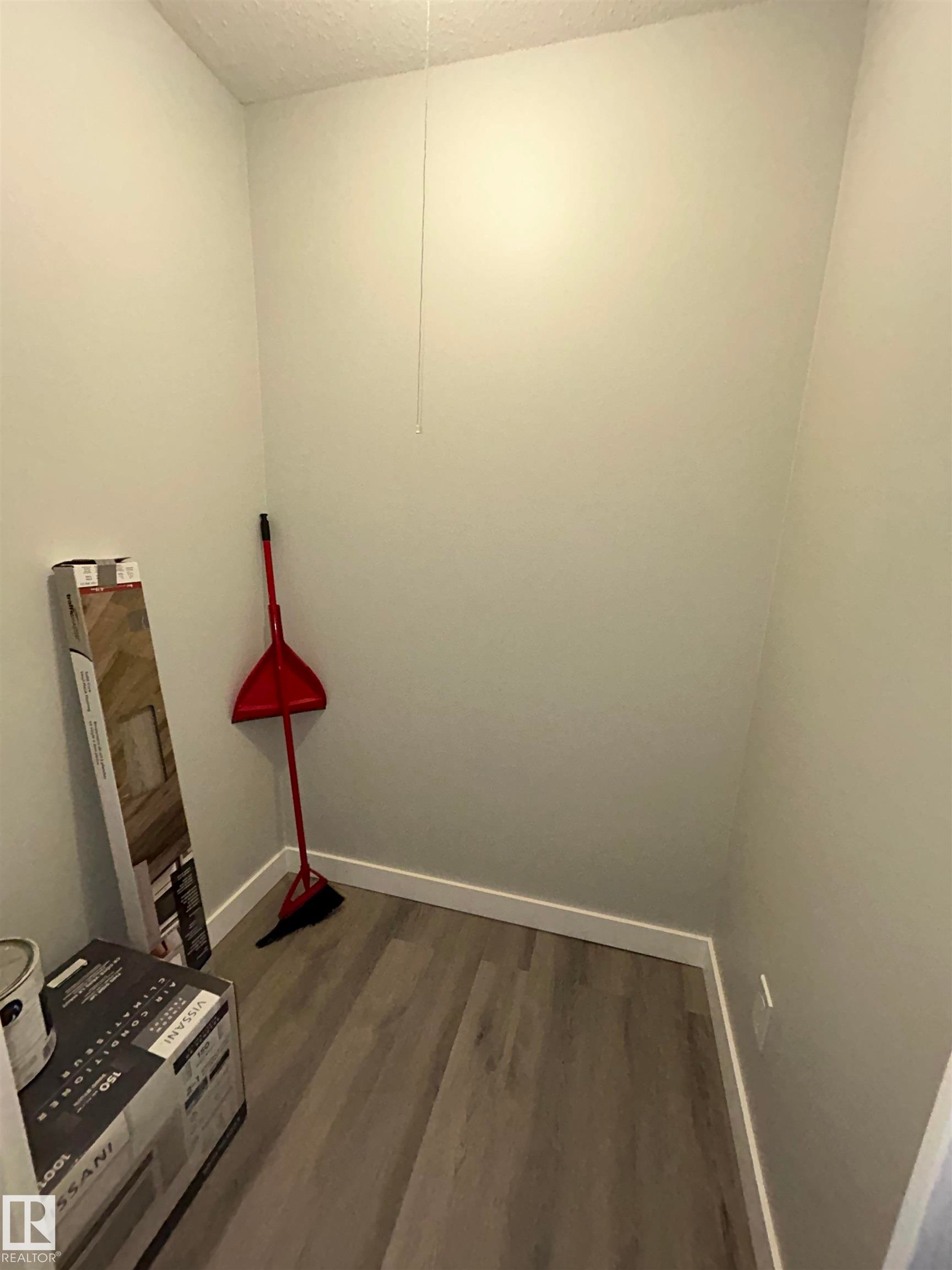 714 10160 114 Street Nw, Edmonton, AB - Indoor Photo Showing Other Room