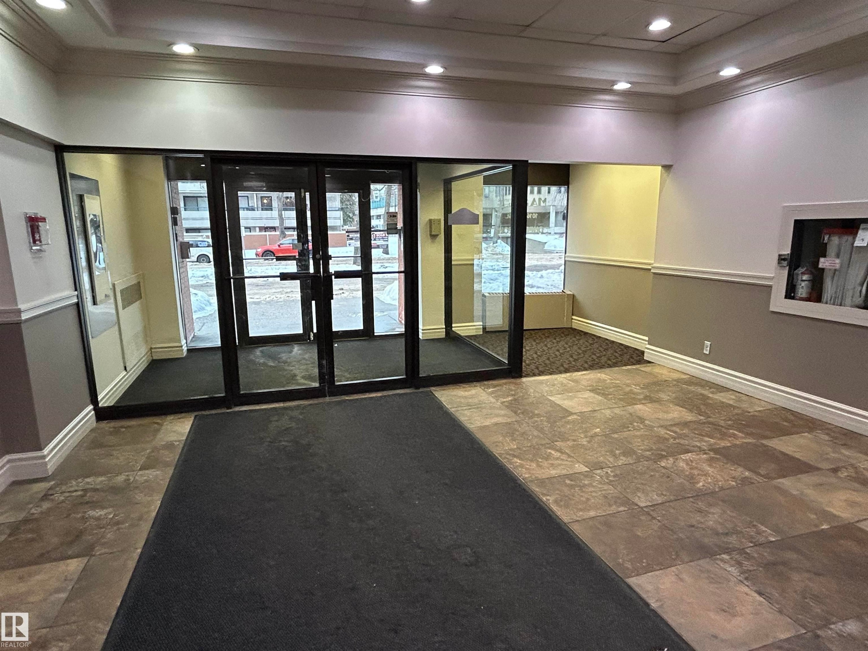 714 10160 114 Street Nw, Edmonton, AB - Indoor Photo Showing Other Room