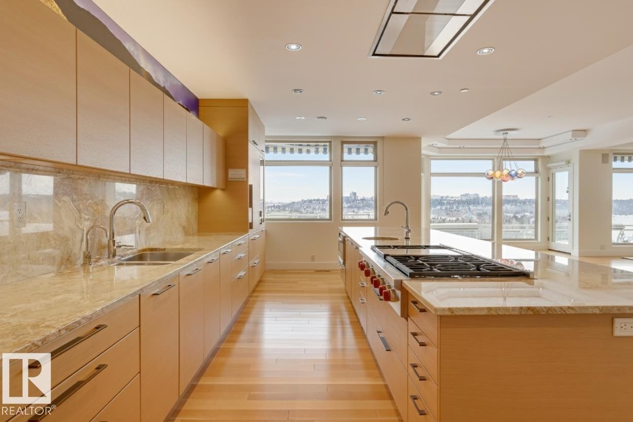 28 Riverside Crescent, Edmonton, AB - Indoor Photo Showing Kitchen With Double Sink With Upgraded Kitchen