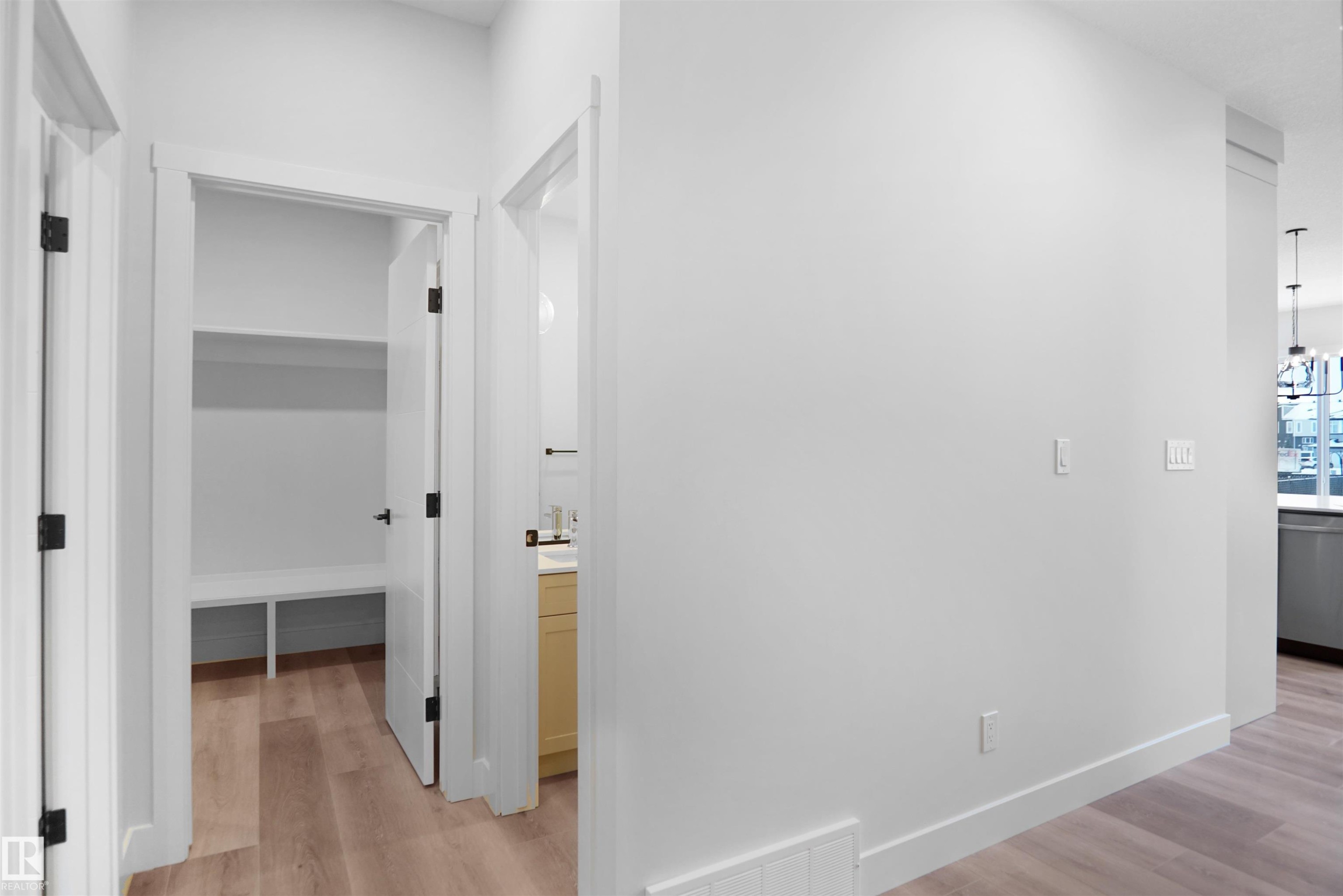 2823 152 Avenue, Edmonton, AB - Indoor Photo Showing Other Room