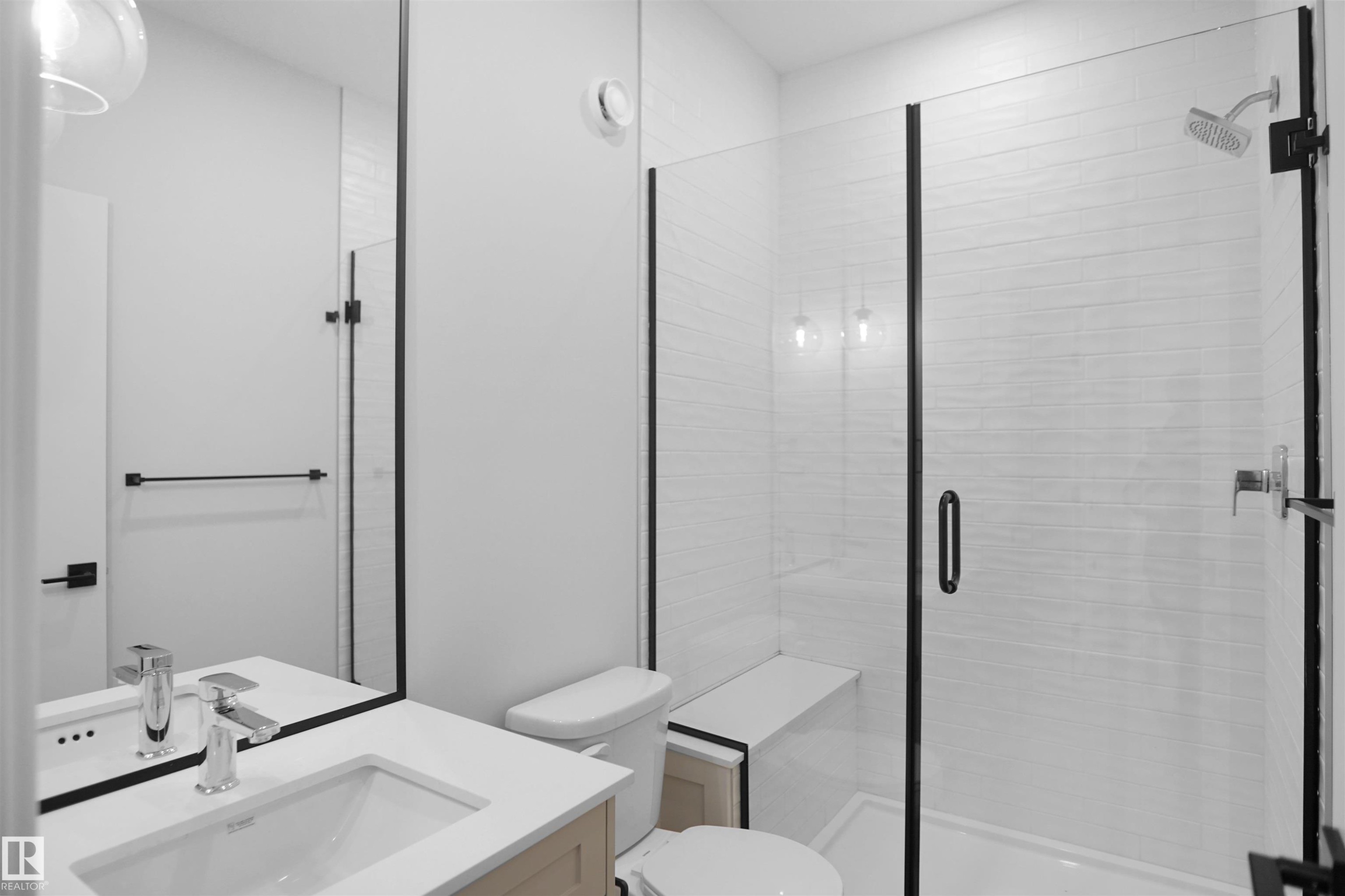 2823 152 Avenue, Edmonton, AB - Indoor Photo Showing Bathroom