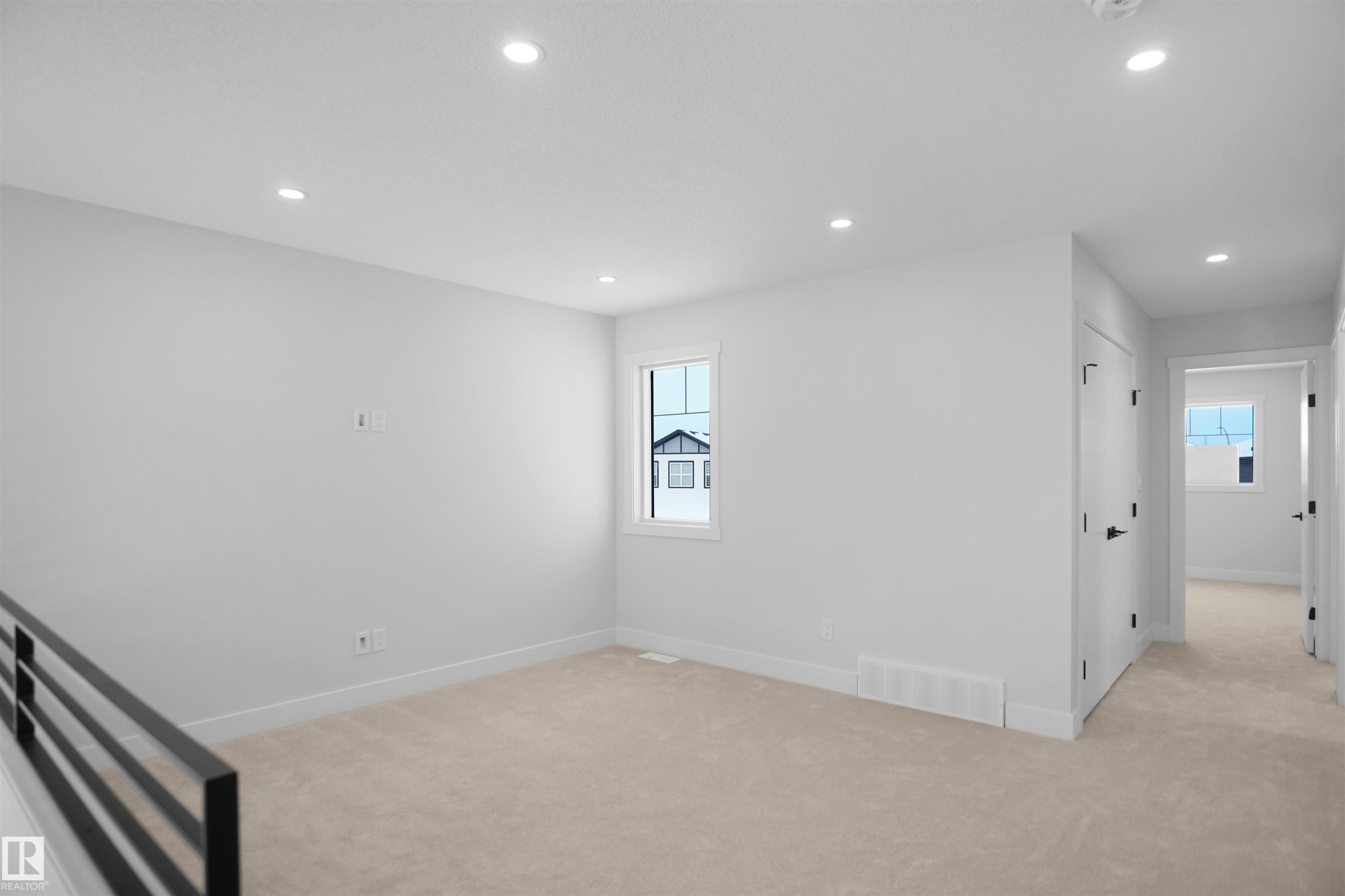 2823 152 Avenue, Edmonton, AB - Indoor Photo Showing Other Room