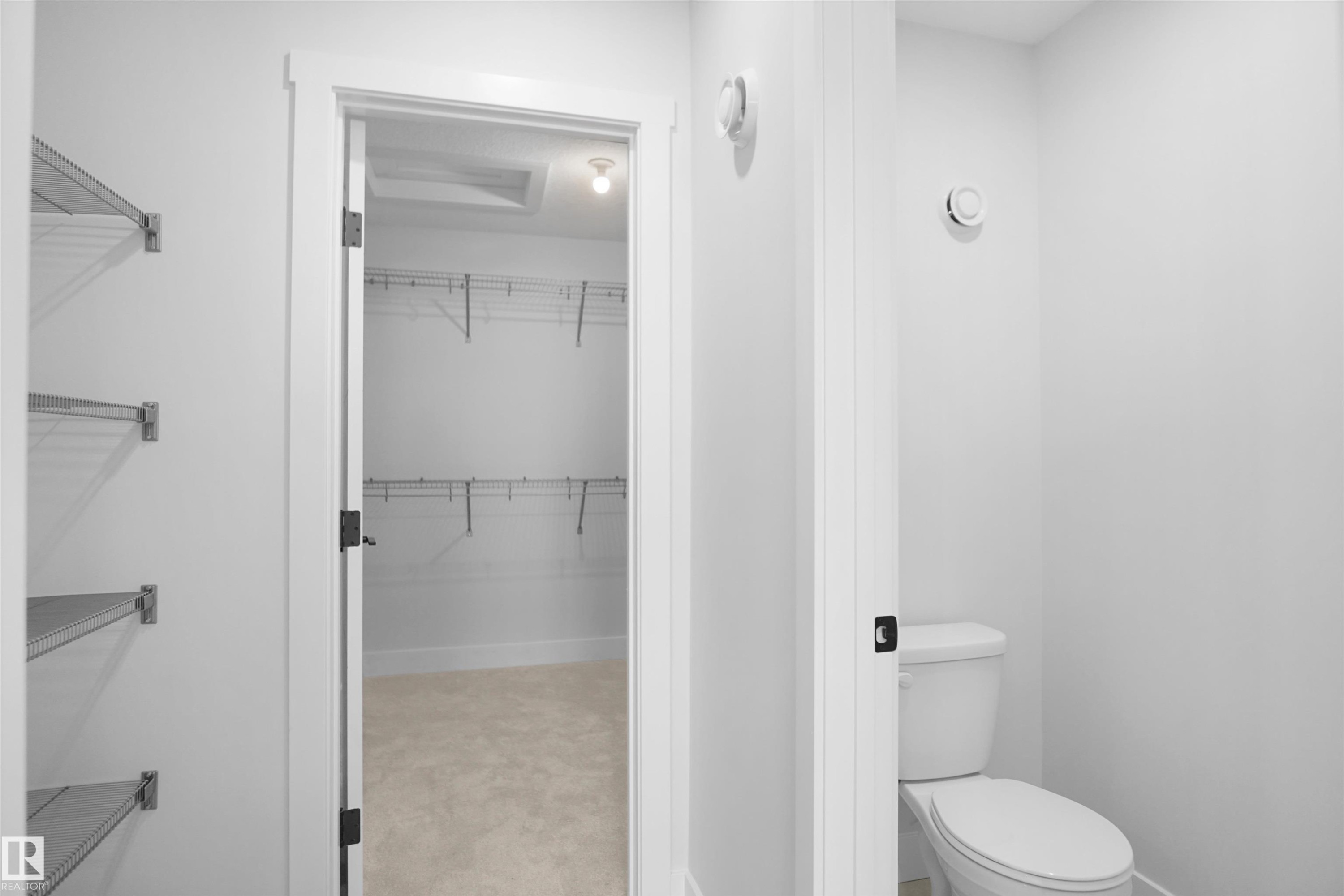 2823 152 Avenue, Edmonton, AB - Indoor Photo Showing Bathroom
