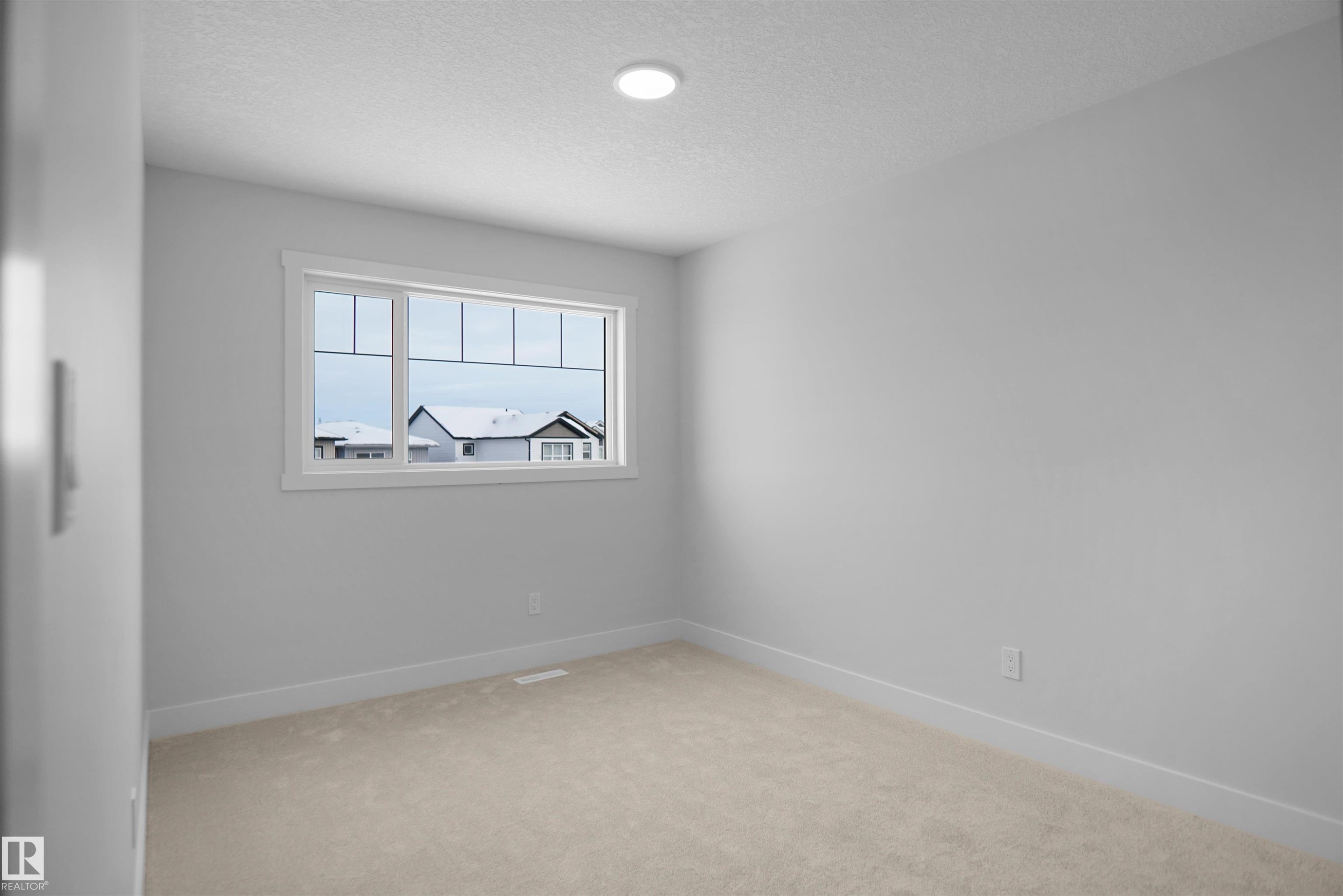 2823 152 Avenue, Edmonton, AB - Indoor Photo Showing Other Room