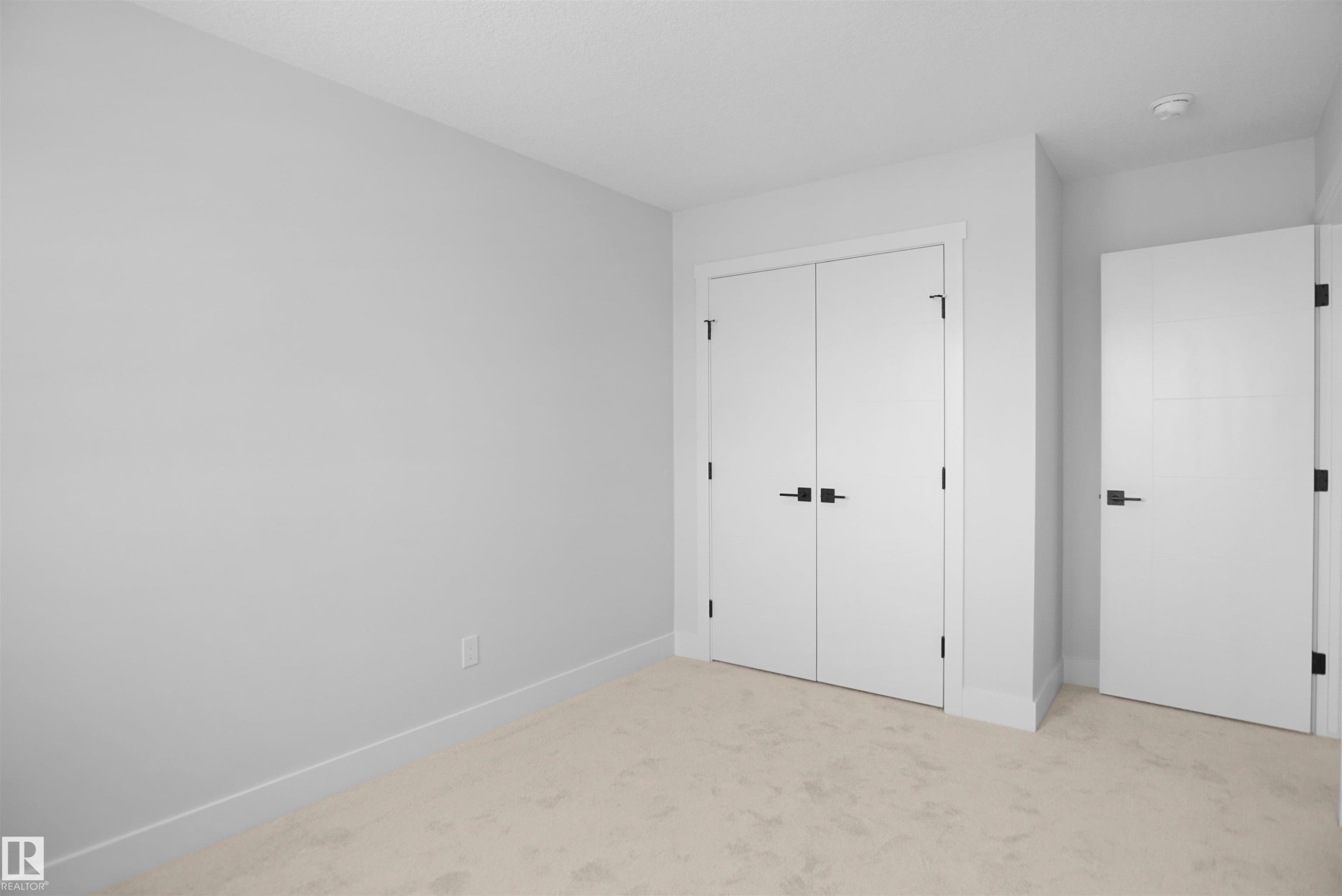 2823 152 Avenue, Edmonton, AB - Indoor Photo Showing Other Room