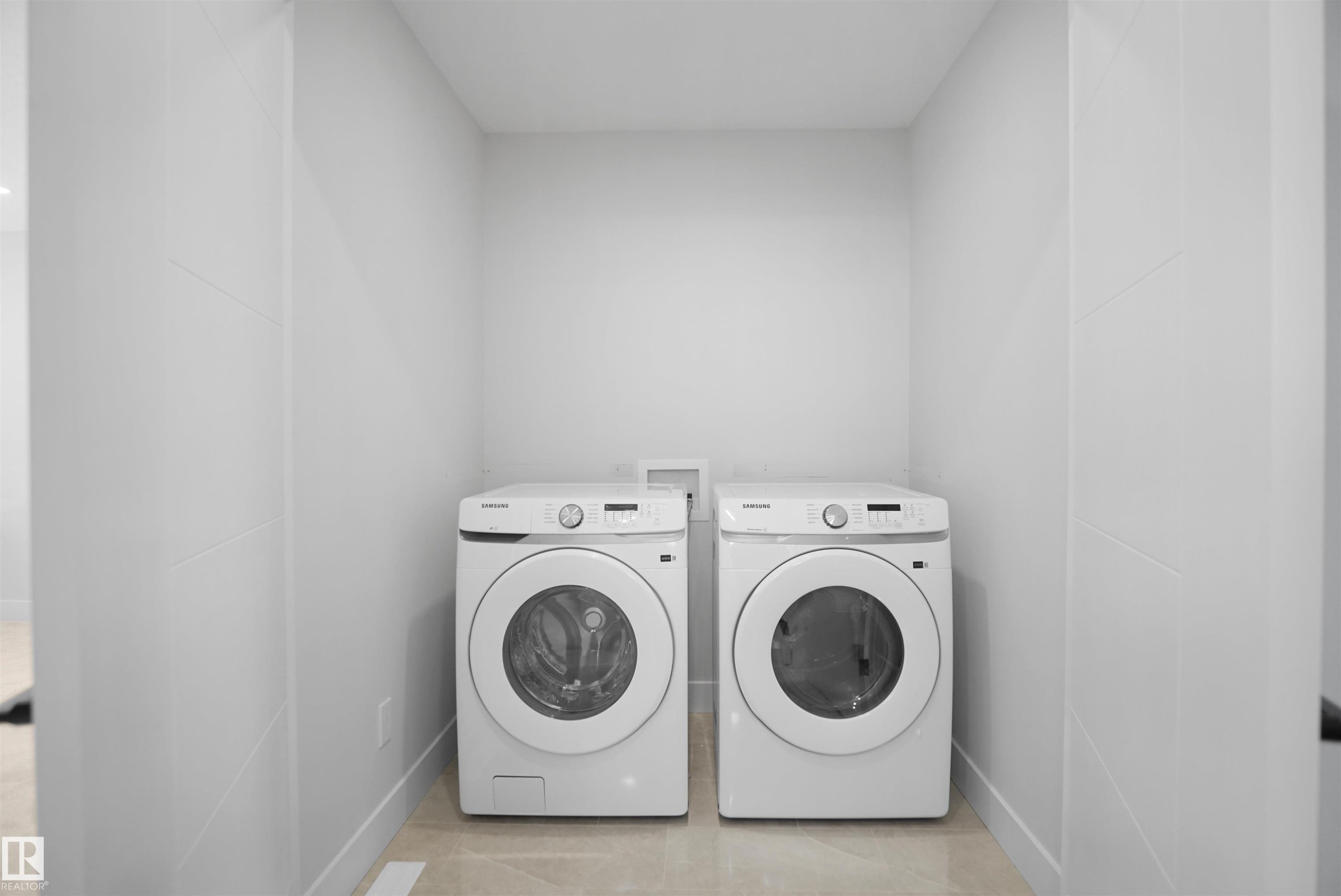 2823 152 Avenue, Edmonton, AB - Indoor Photo Showing Laundry Room