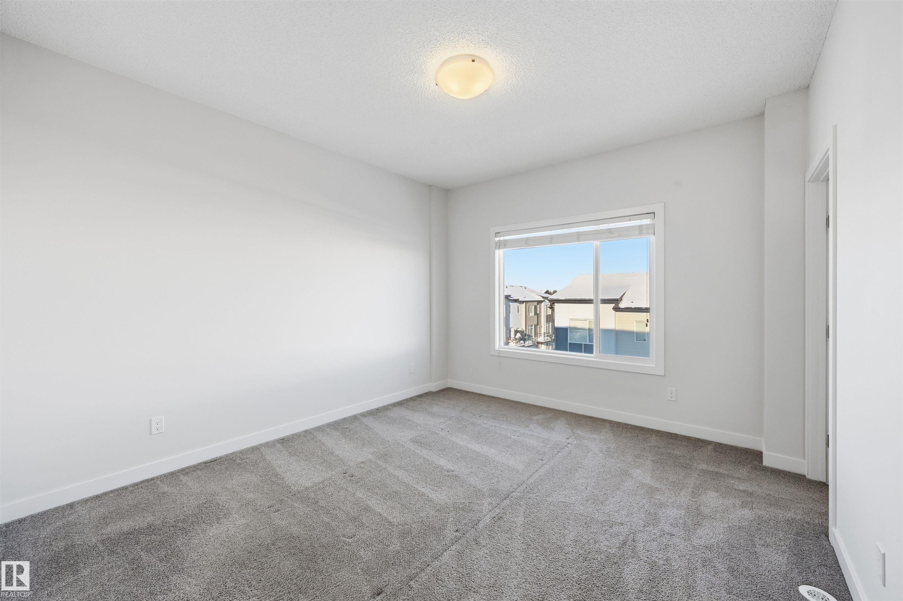 54 804 Welsh Drive, Edmonton, AB - Indoor Photo Showing Other Room