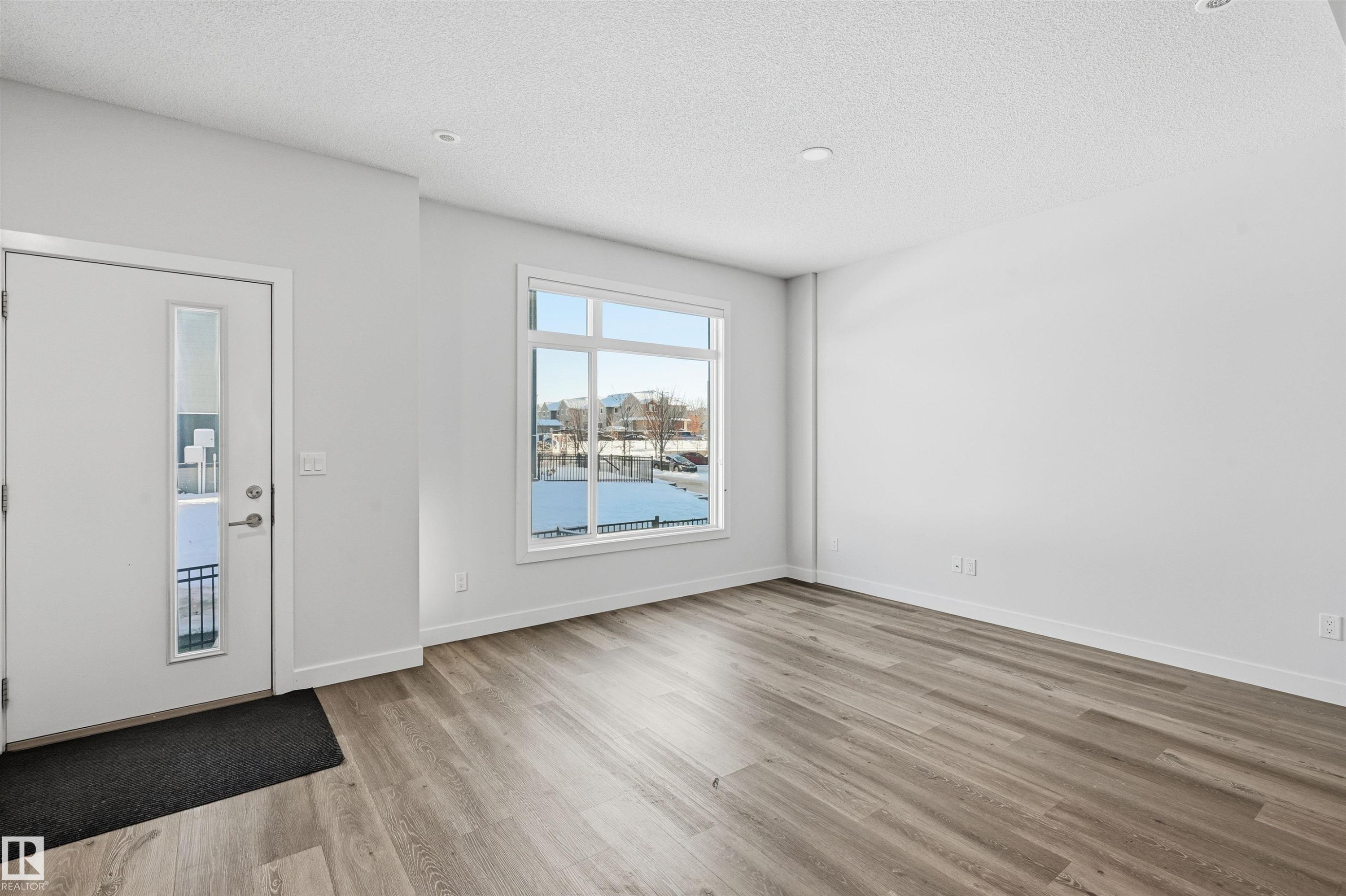 152 804 Welsh Drive, Edmonton, AB - Indoor Photo Showing Other Room