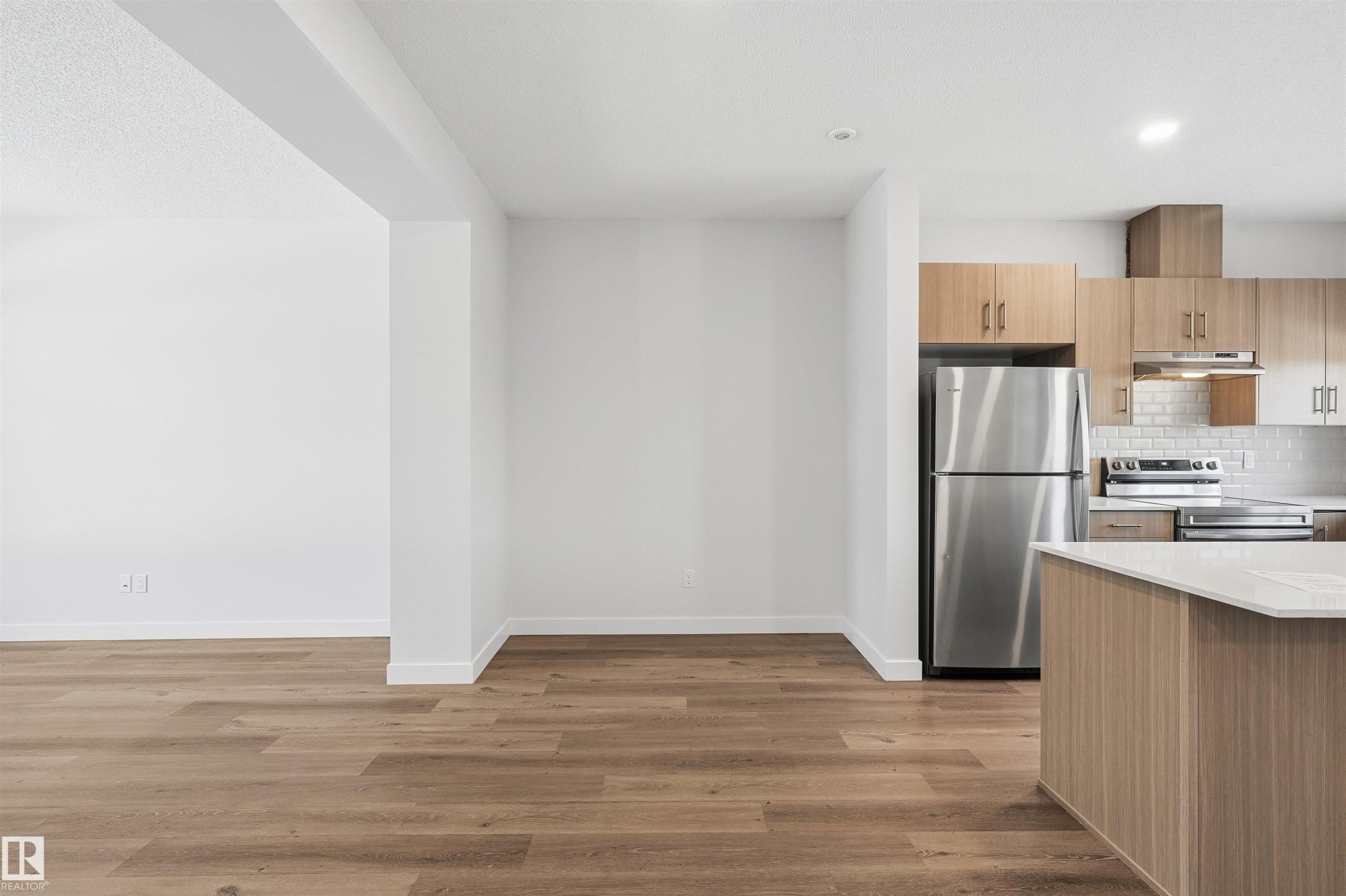 152 804 Welsh Drive, Edmonton, AB - Indoor Photo Showing Kitchen With Stainless Steel Kitchen