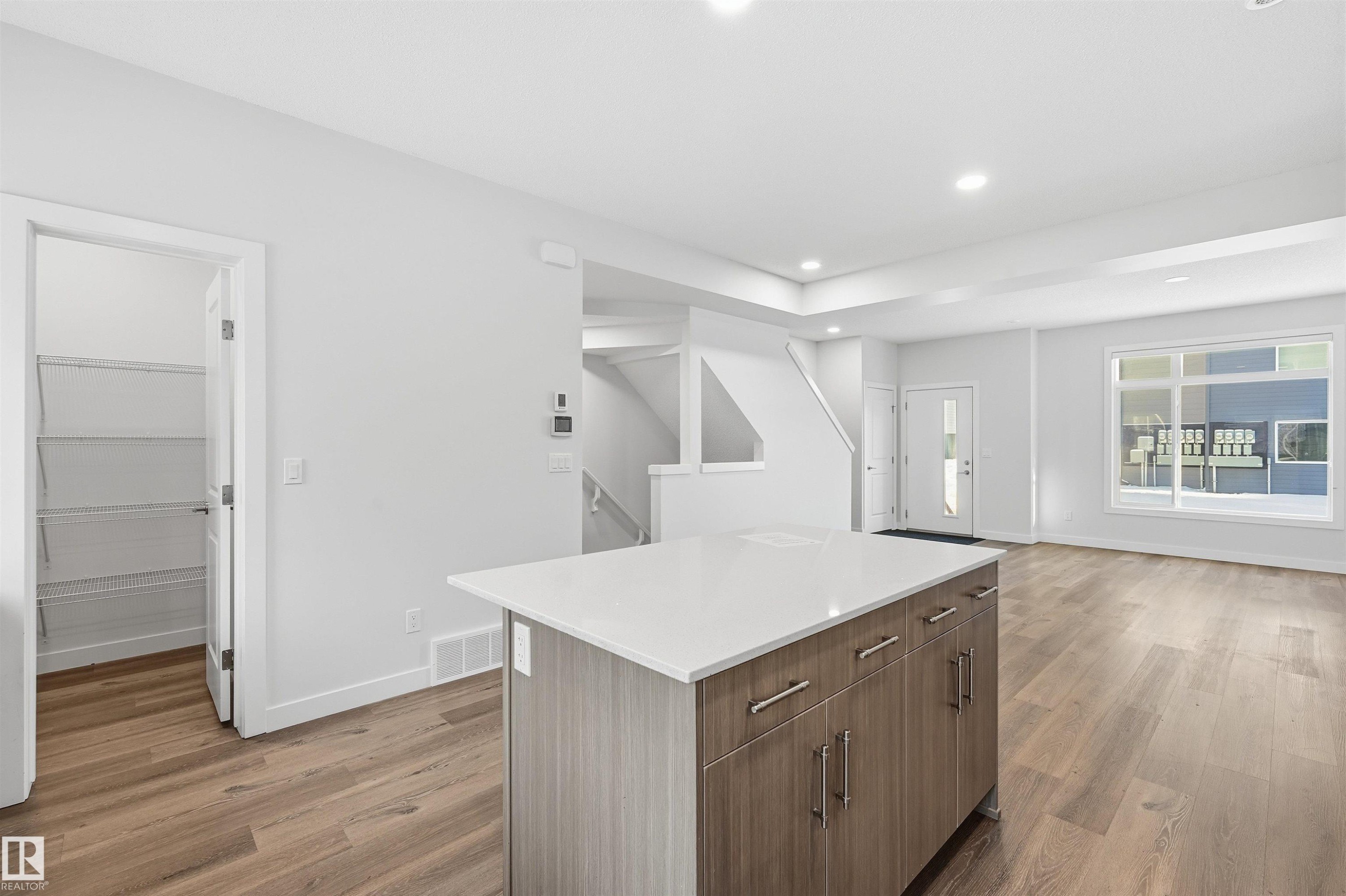 152 804 Welsh Drive, Edmonton, AB - Indoor