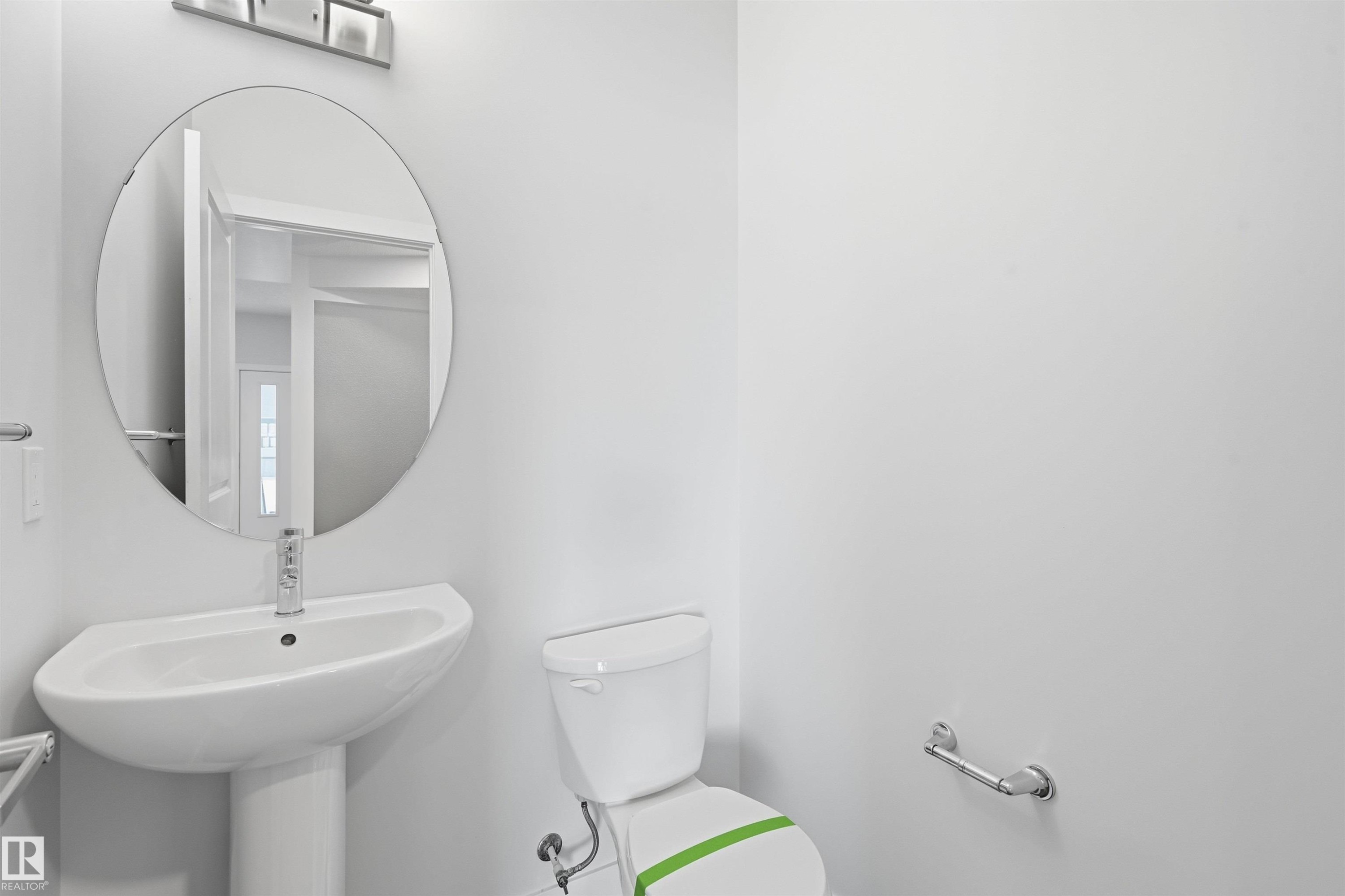 152 804 Welsh Drive, Edmonton, AB - Indoor Photo Showing Bathroom