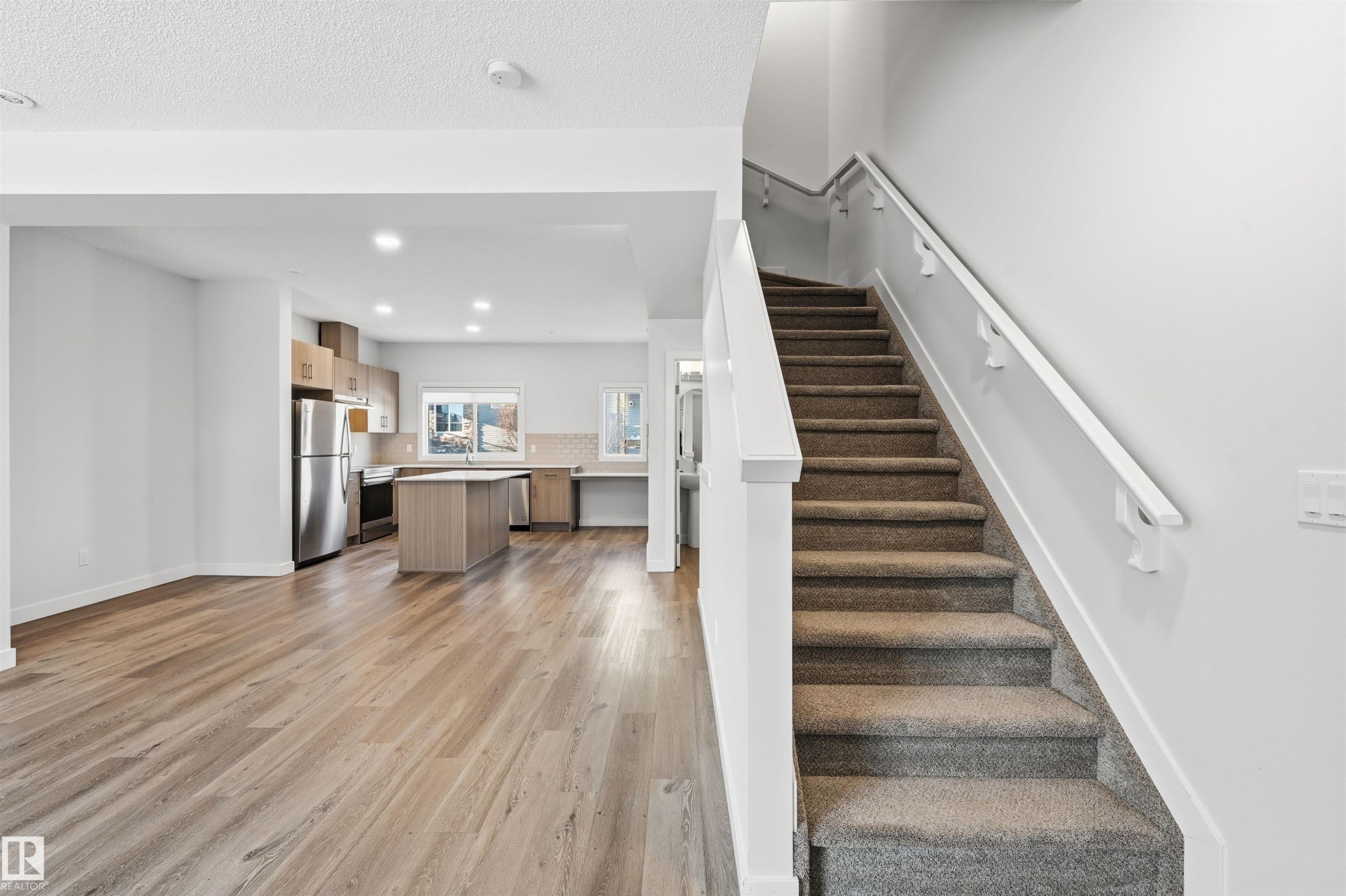 152 804 Welsh Drive, Edmonton, AB - Indoor