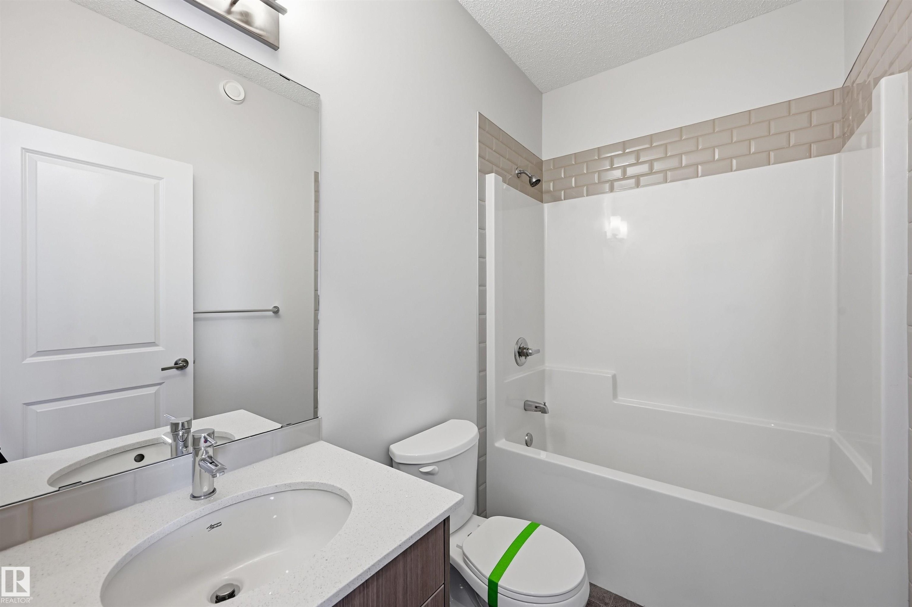 152 804 Welsh Drive, Edmonton, AB - Indoor Photo Showing Bathroom