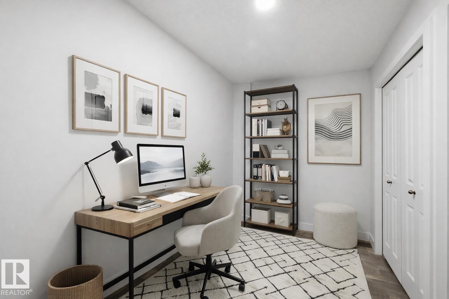 152 804 Welsh Drive, Edmonton, AB - Indoor Photo Showing Office