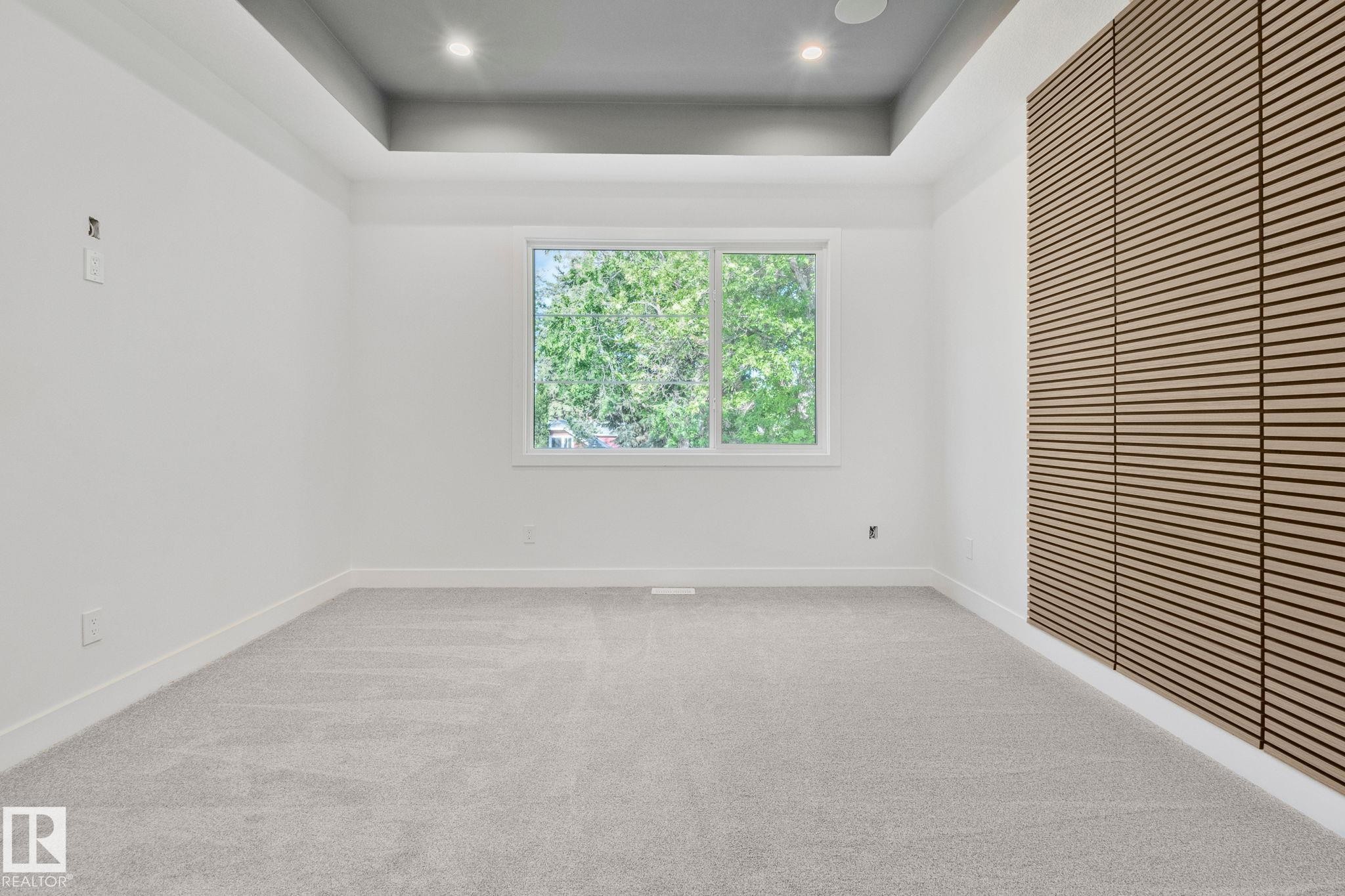 Edmonton, AB - Indoor Photo Showing Other Room