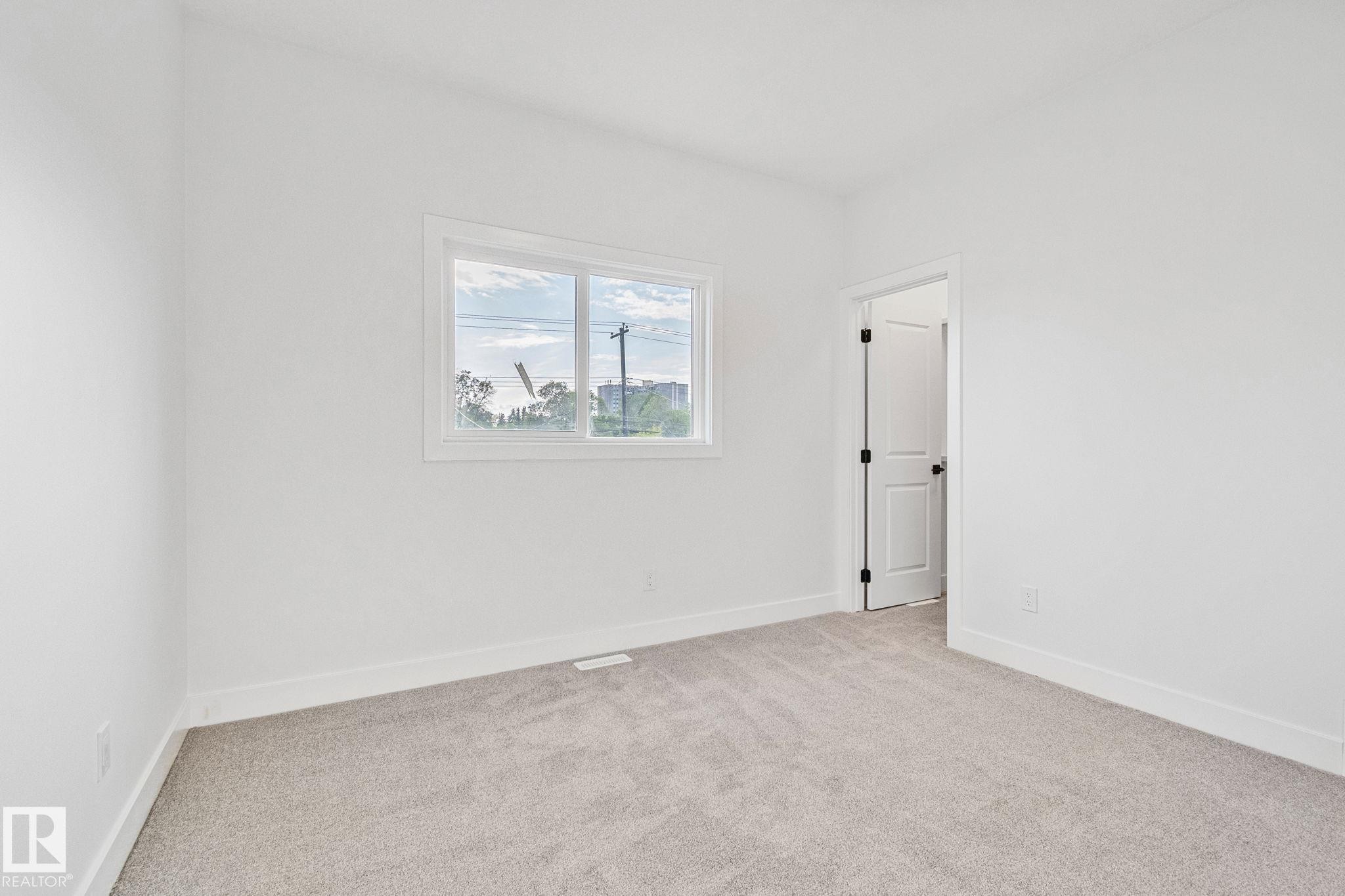 Edmonton, AB - Indoor Photo Showing Other Room