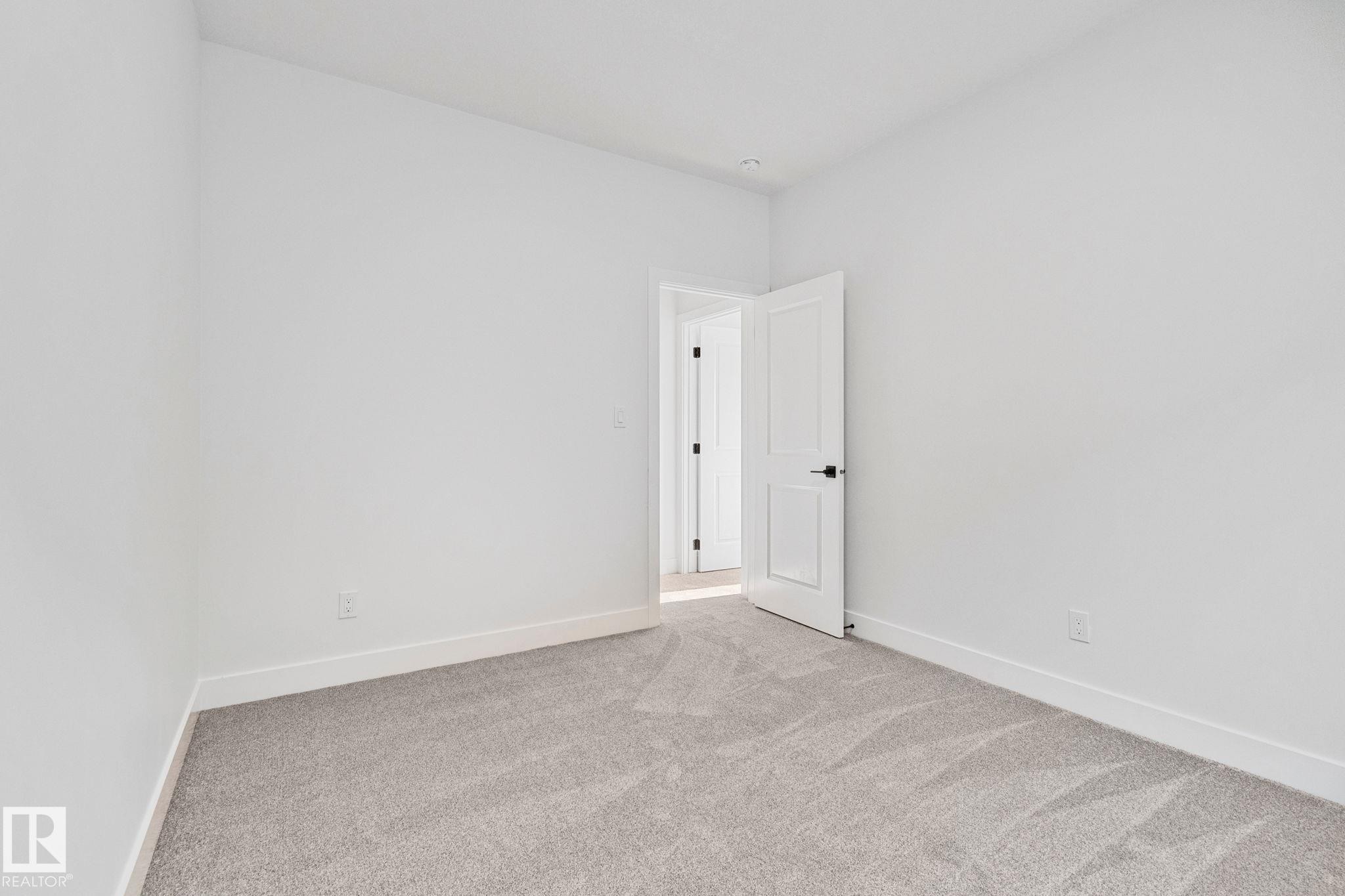 Edmonton, AB - Indoor Photo Showing Other Room