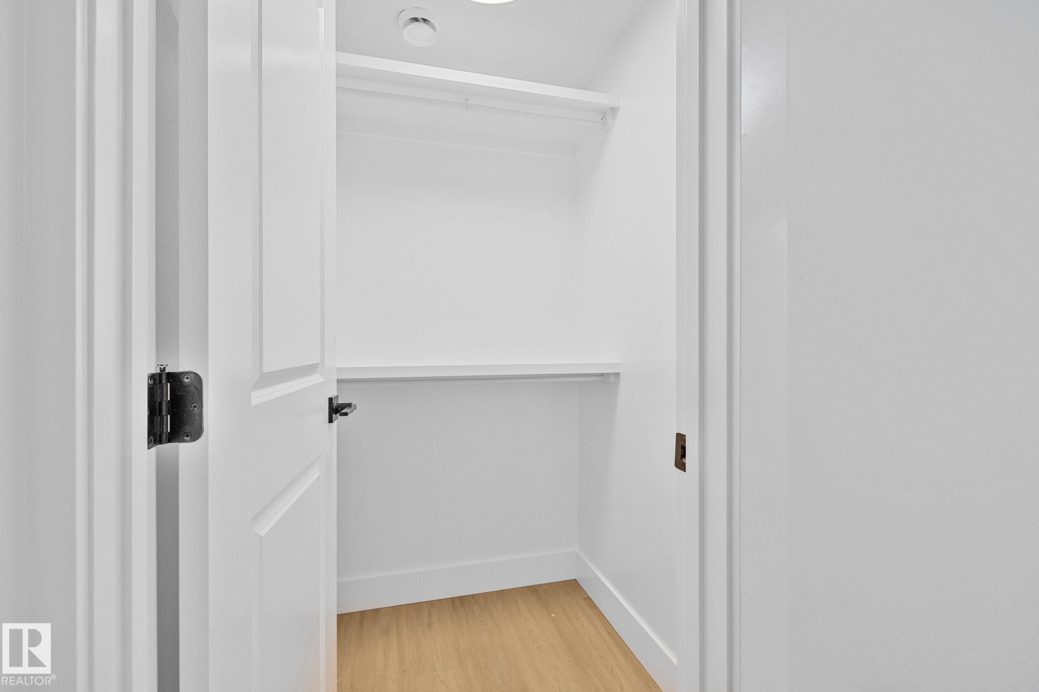 Edmonton, AB - Indoor