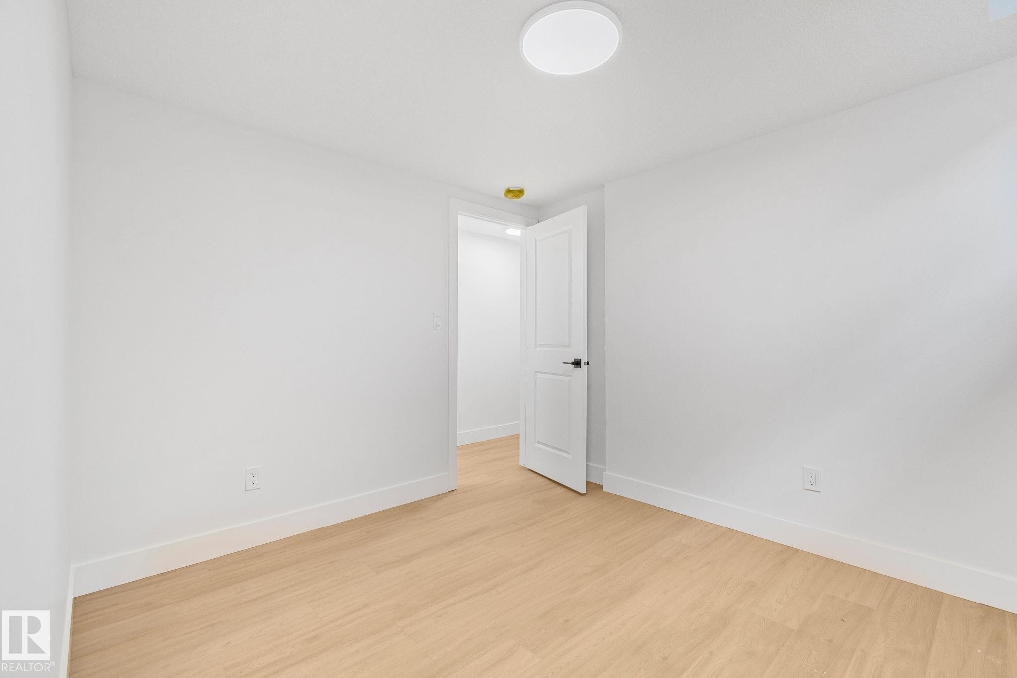 Edmonton, AB - Indoor Photo Showing Other Room