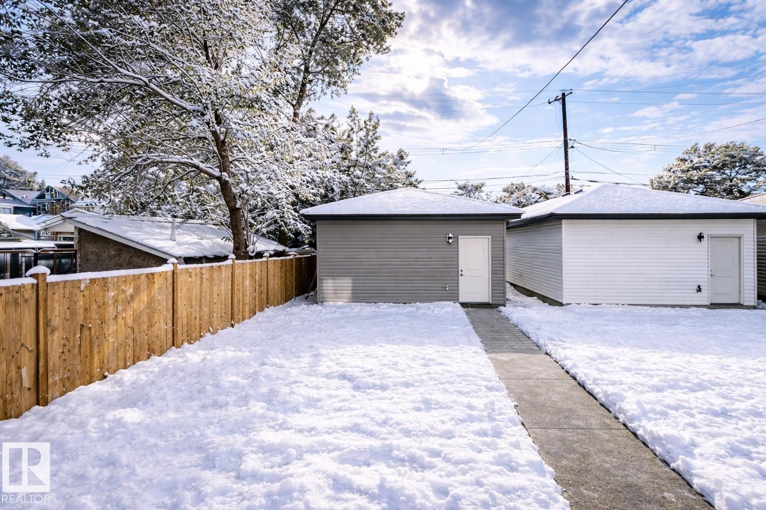 Edmonton, AB - Outdoor