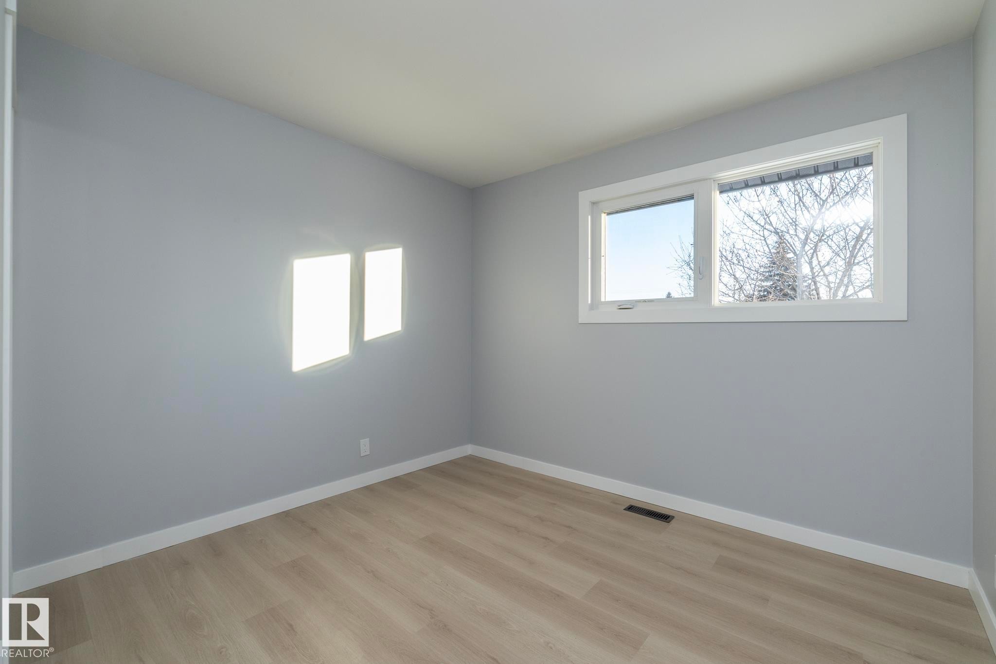 8008 159 Street, Edmonton, AB - Indoor Photo Showing Other Room