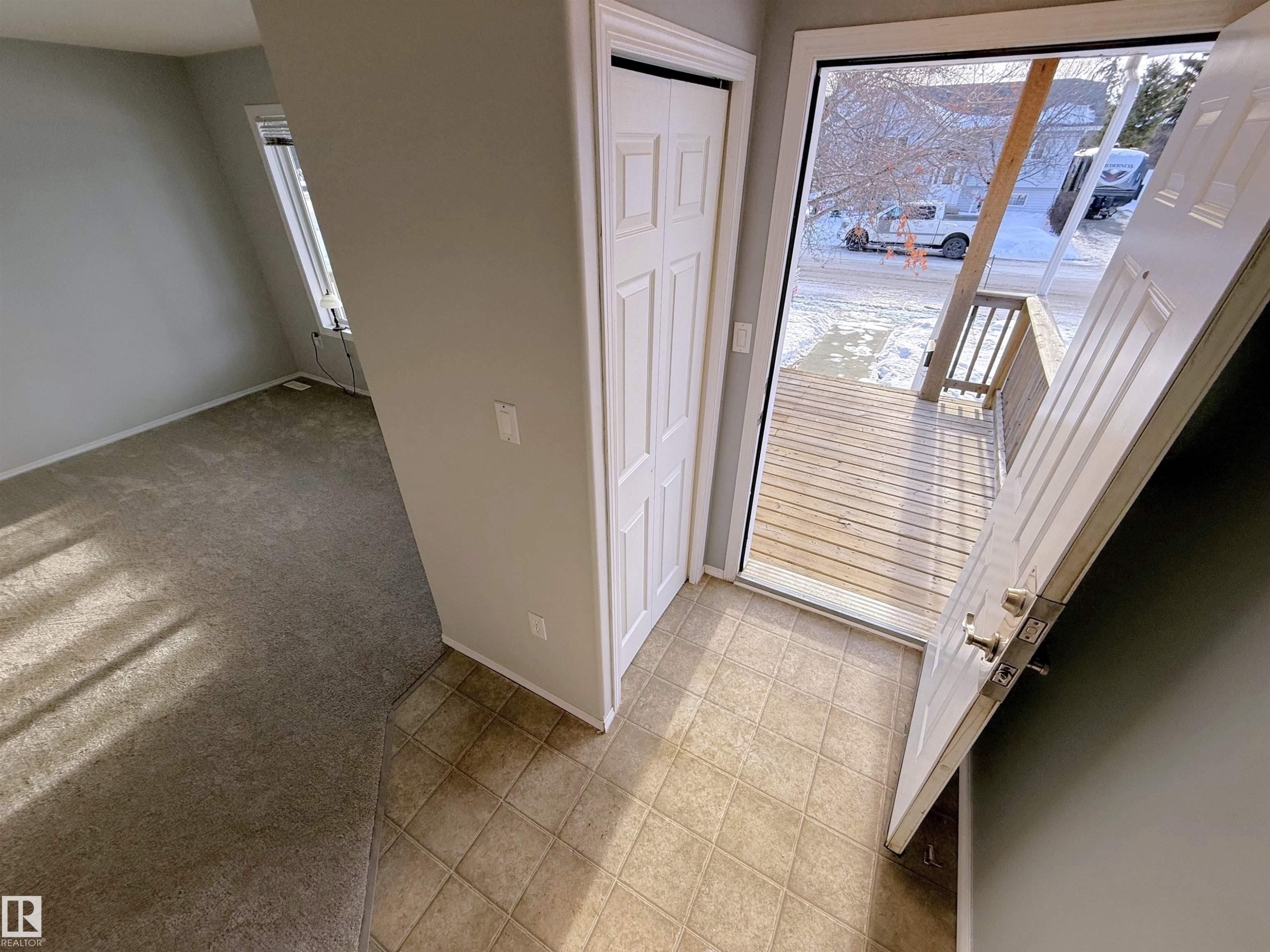 5002 52 Avenue, Calmar, AB - Indoor Photo Showing Other Room