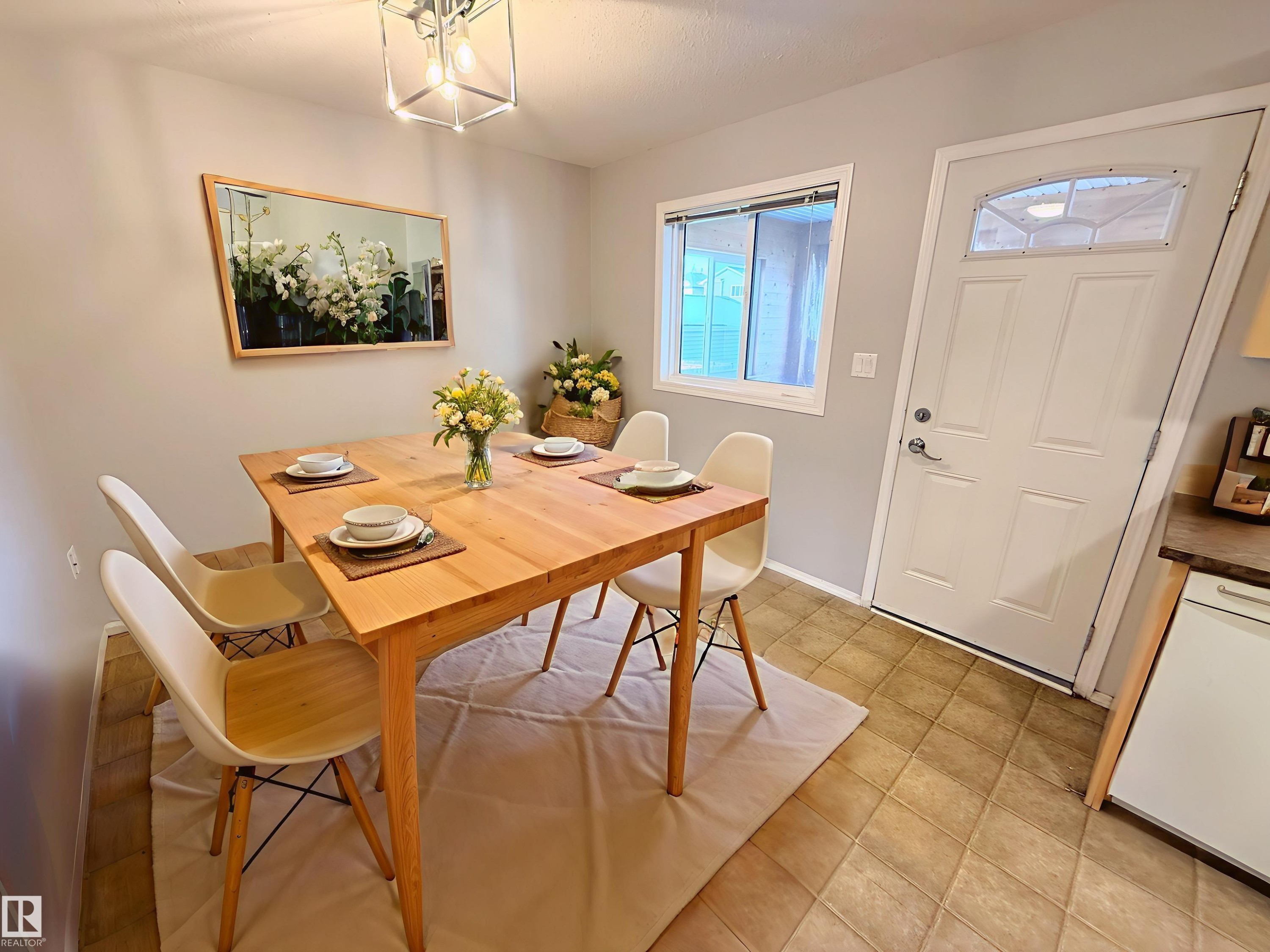 5002 52 Avenue, Calmar, AB - Indoor Photo Showing Dining Room