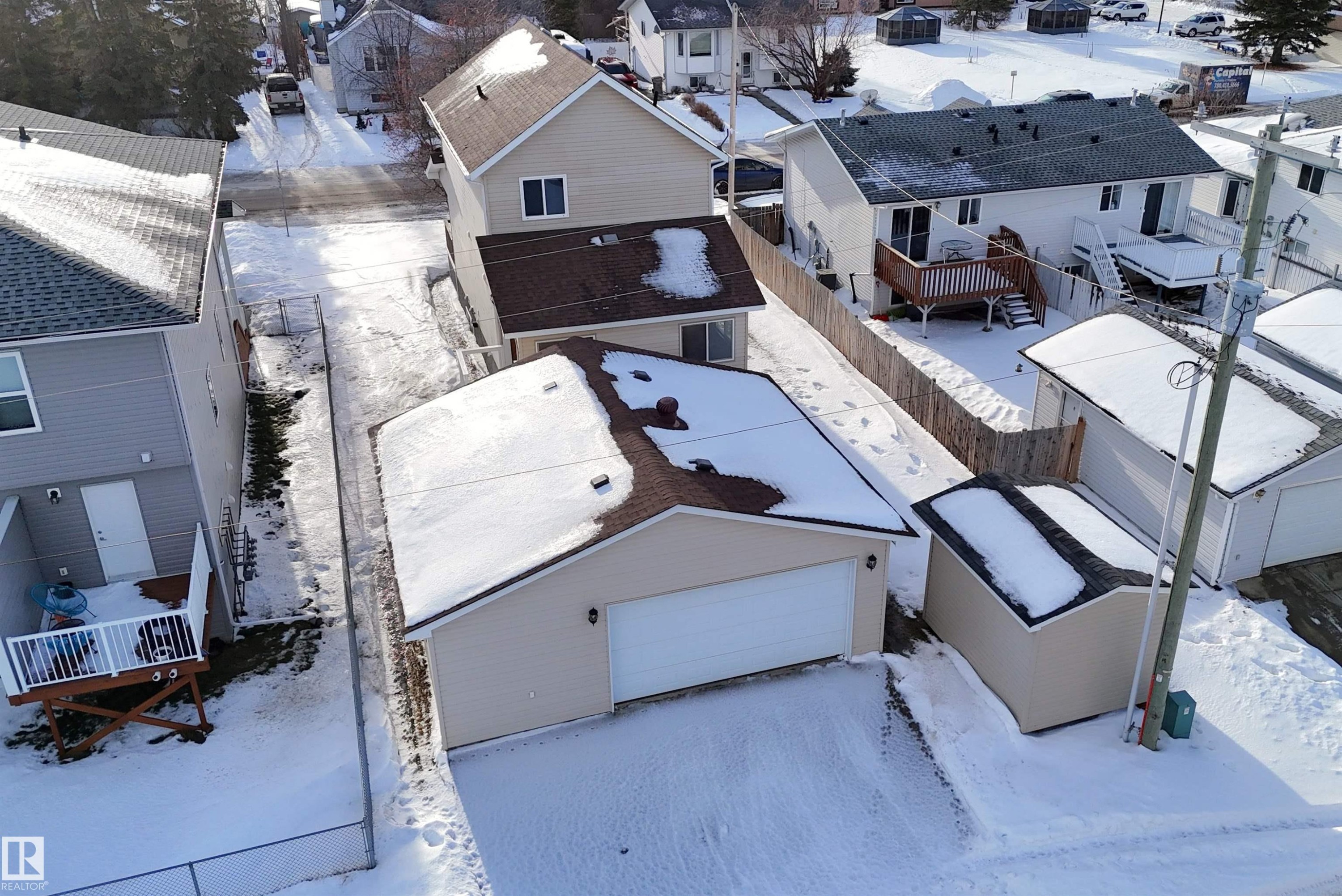 5002 52 Avenue, Calmar, AB - Outdoor