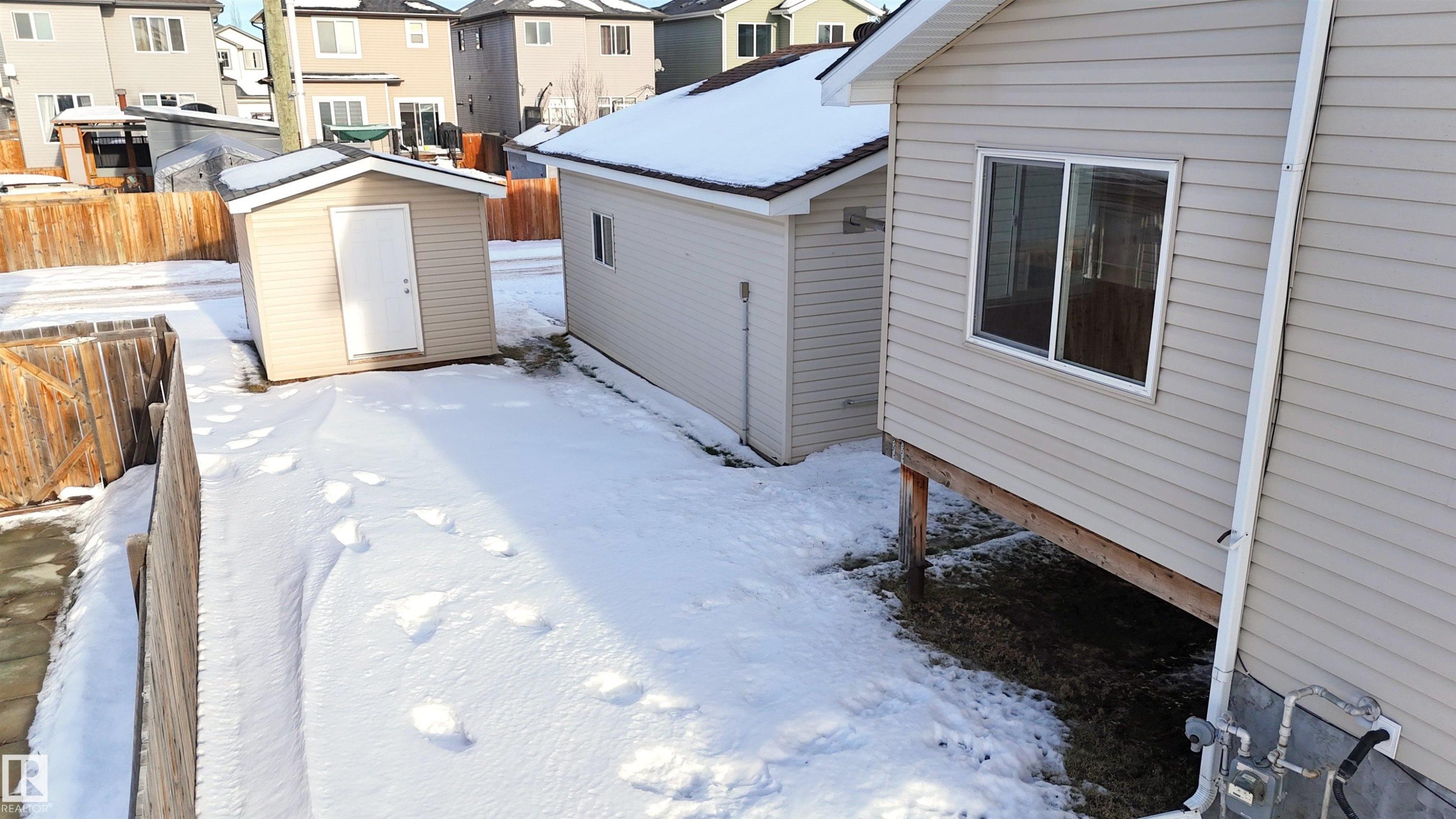 5002 52 Avenue, Calmar, AB - Outdoor With Exterior