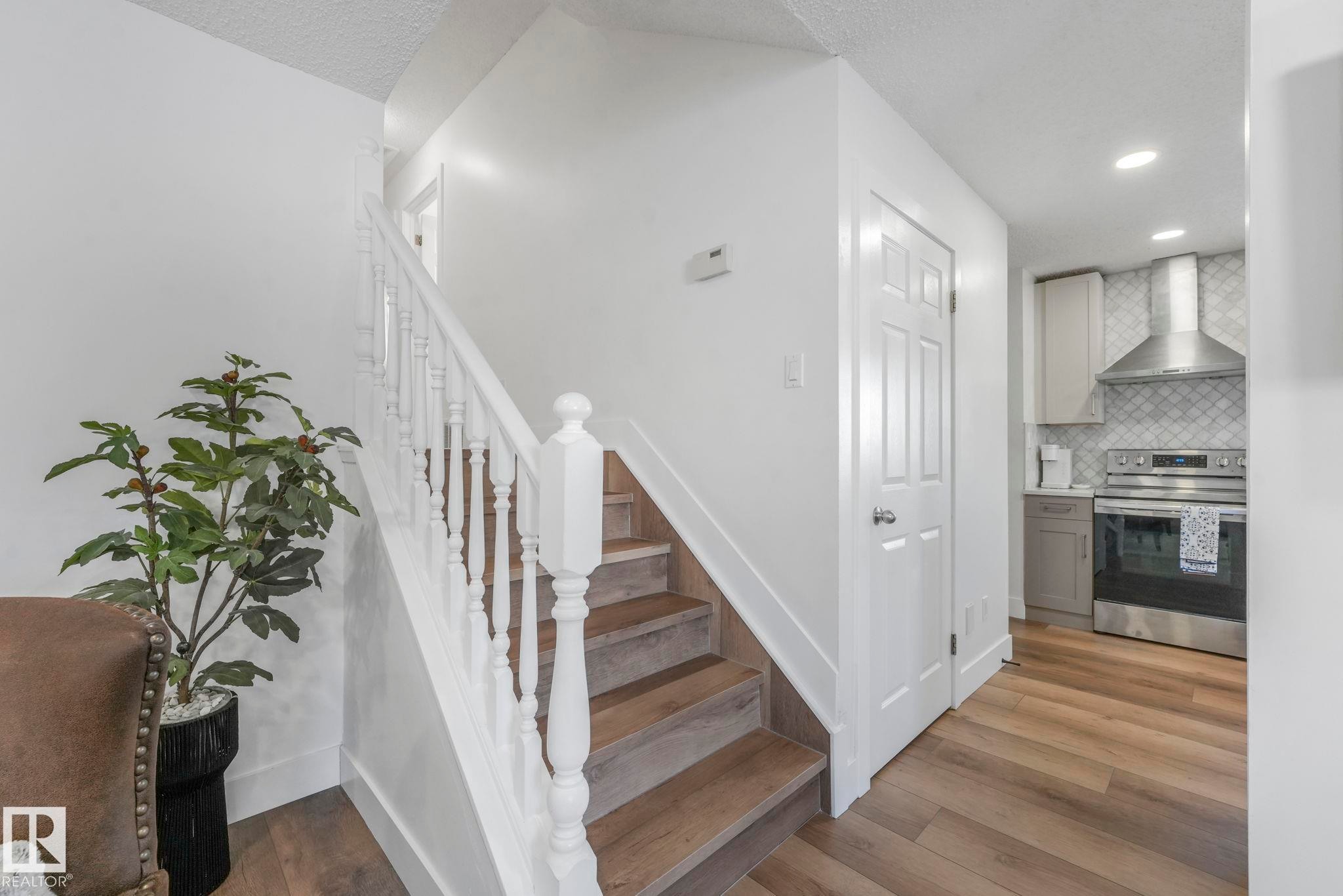 272 Warwick Road, Edmonton, AB - Indoor Photo Showing Other Room