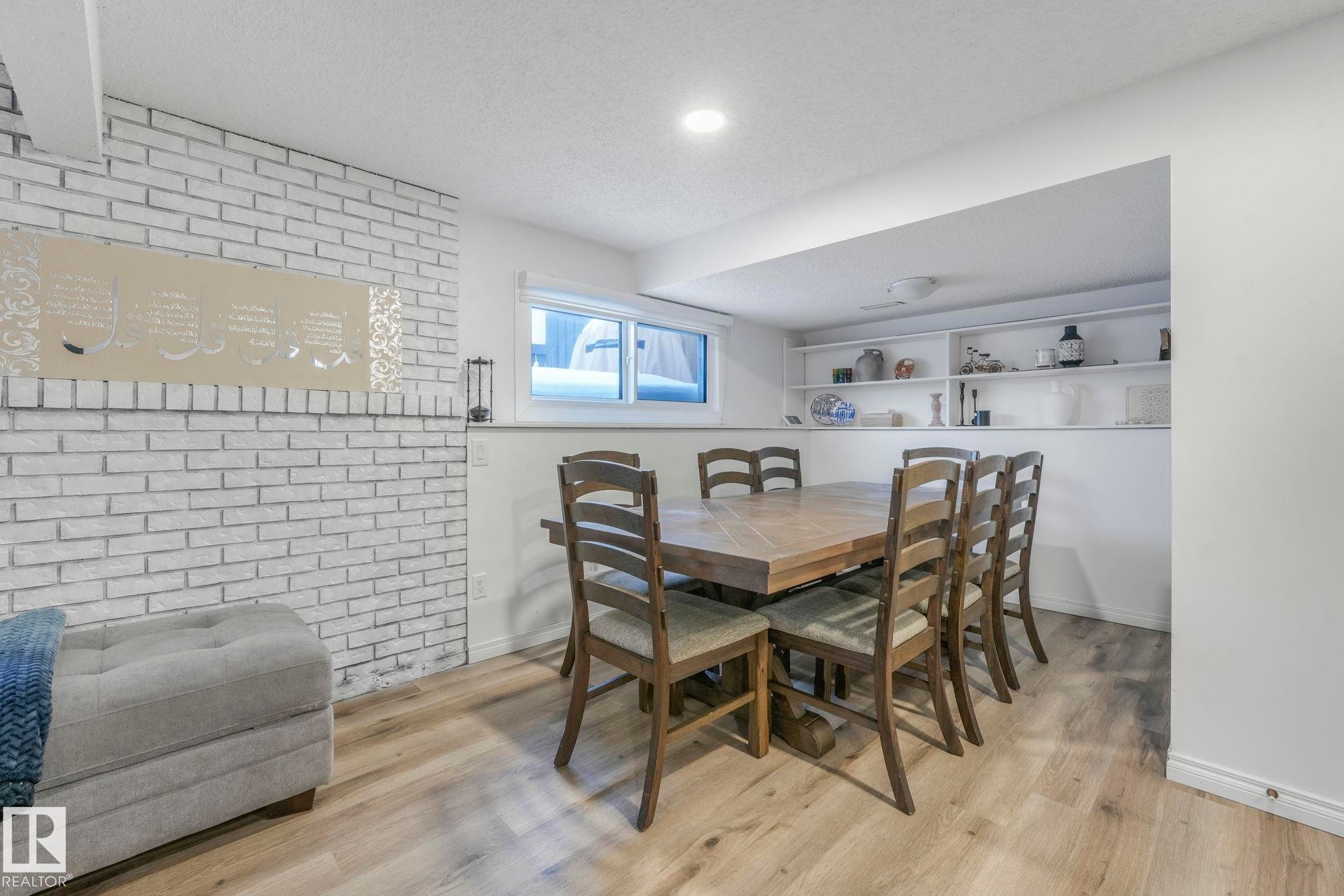 272 Warwick Road, Edmonton, AB - Indoor Photo Showing Dining Room