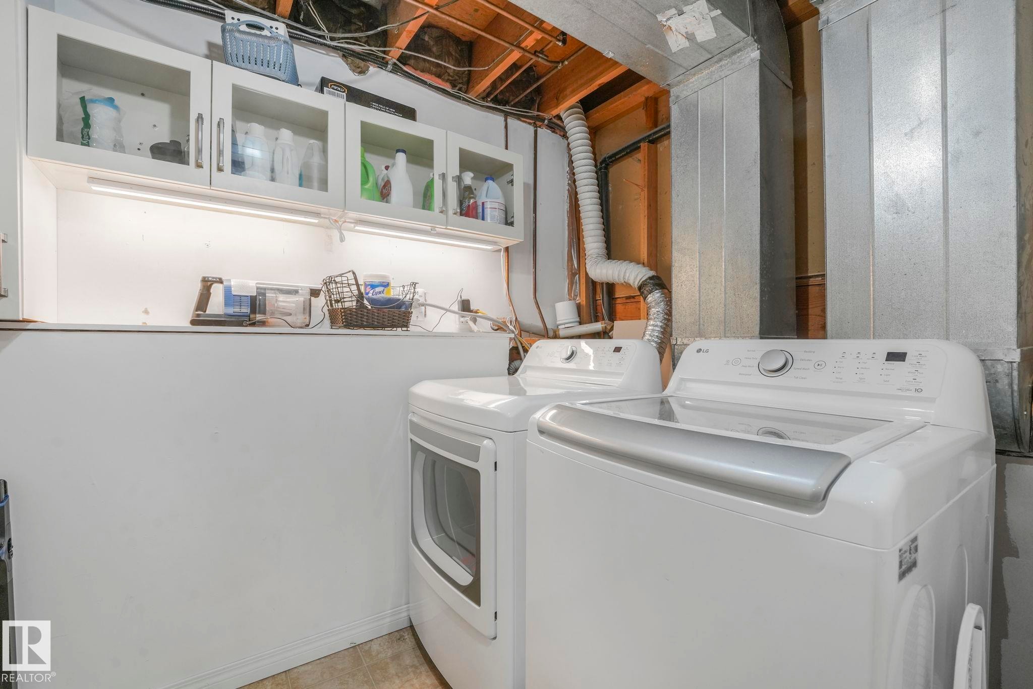 272 Warwick Road, Edmonton, AB - Indoor Photo Showing Laundry Room