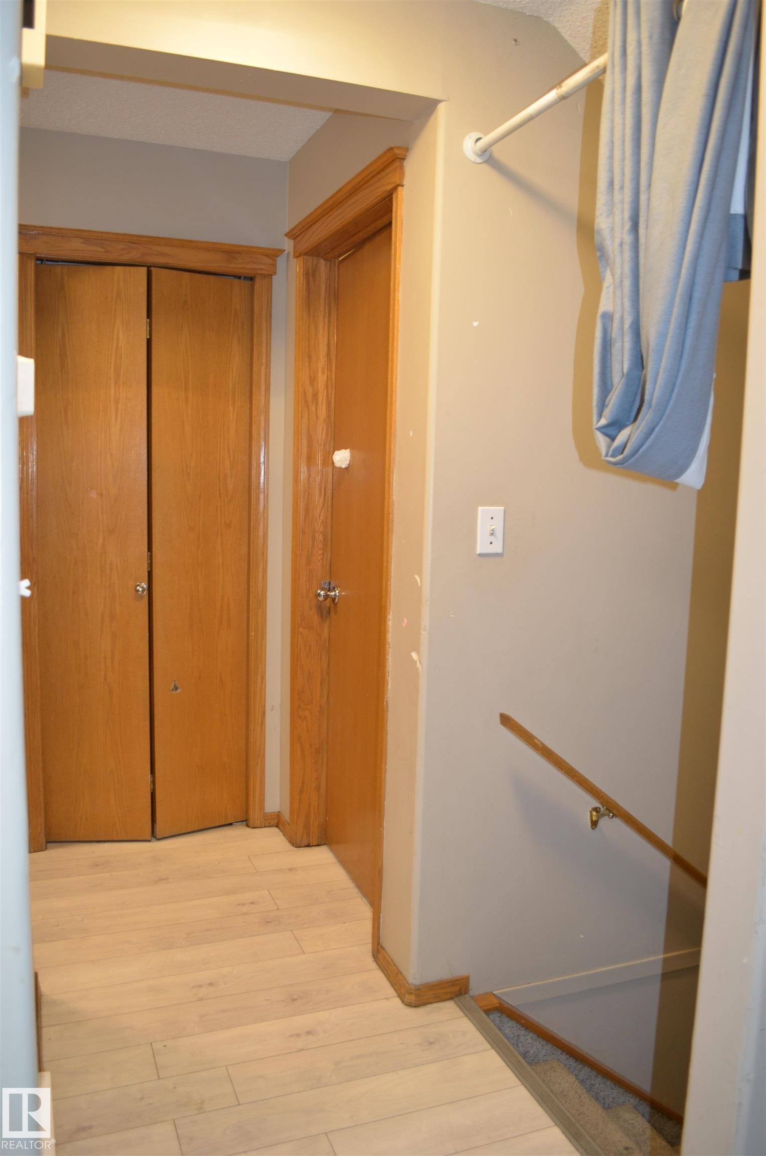 11511 9 Avenue, Edmonton, AB - Indoor Photo Showing Other Room
