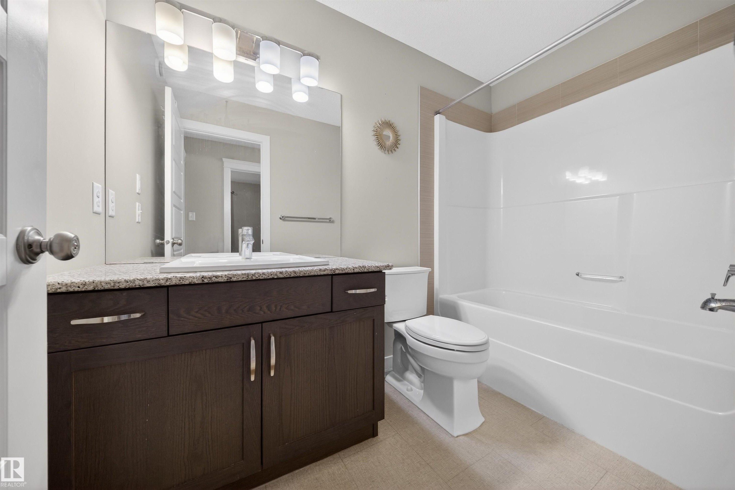 2302 Casey Crescent, Edmonton, AB - Indoor Photo Showing Bathroom