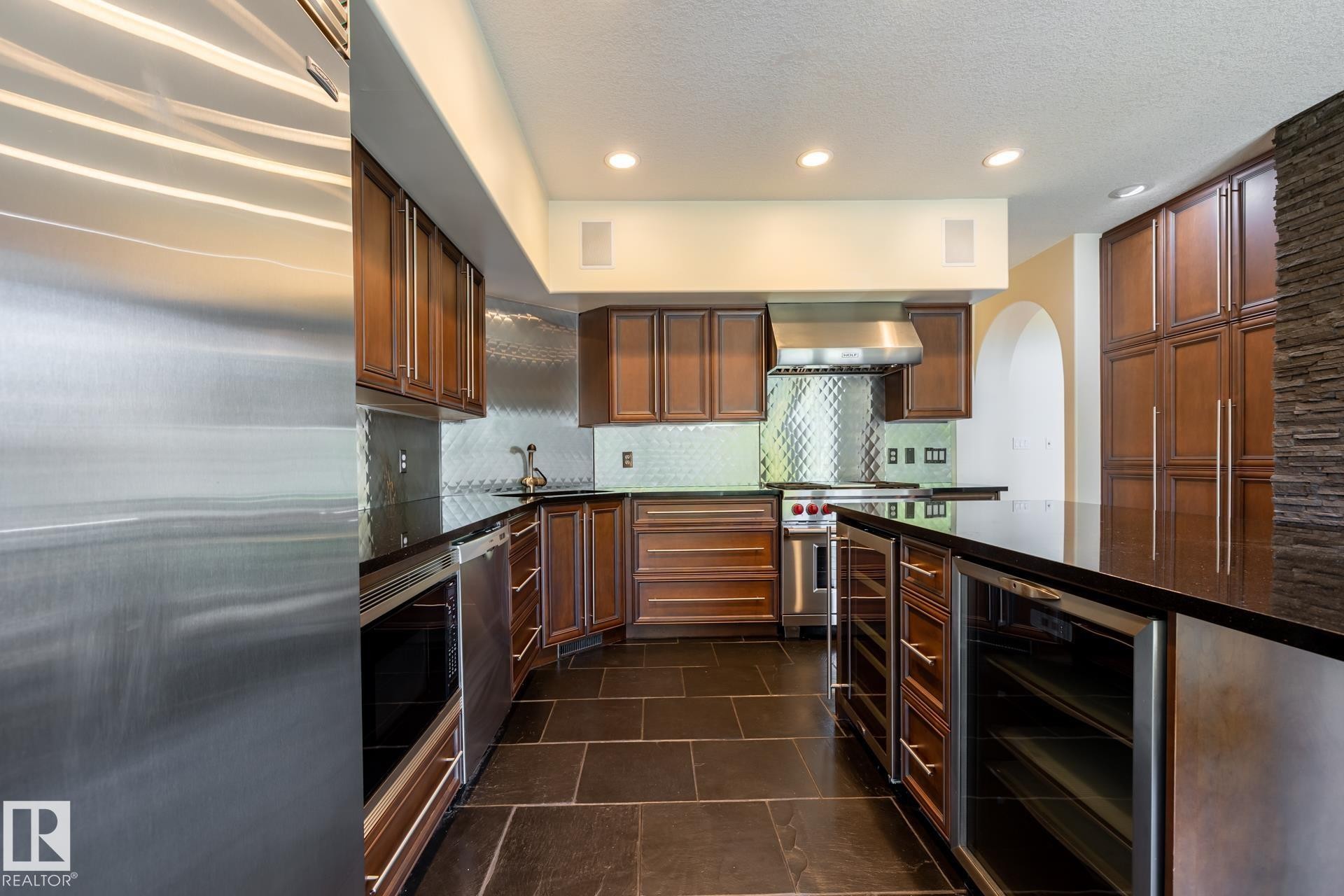 12428 103 Avenue Nw, Edmonton, AB - Indoor Photo Showing Kitchen
