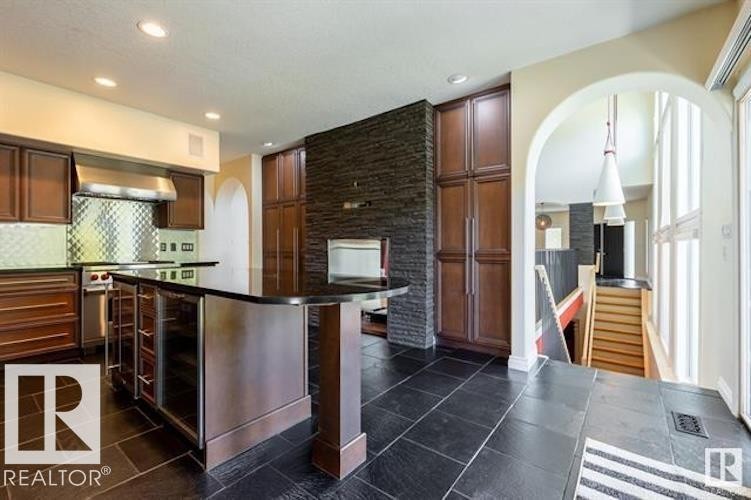 12428 103 Avenue Nw, Edmonton, AB - Indoor Photo Showing Kitchen