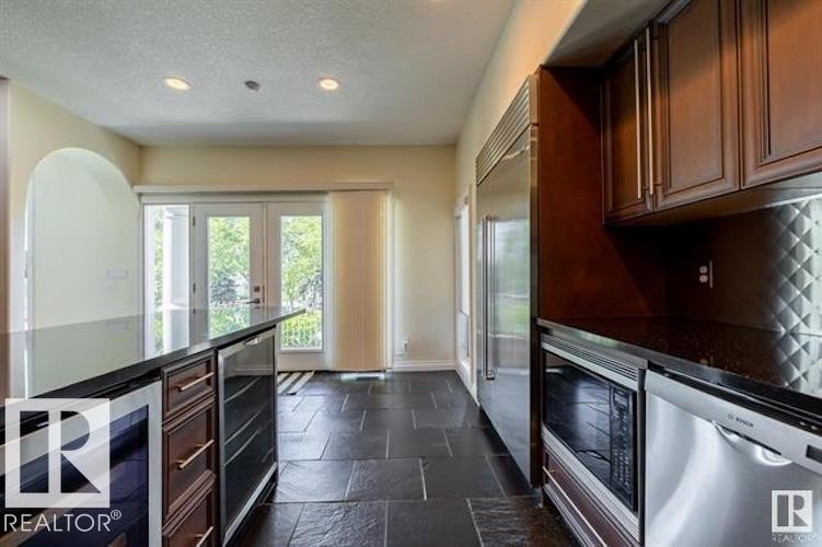 12428 103 Avenue Nw, Edmonton, AB - Indoor Photo Showing Kitchen