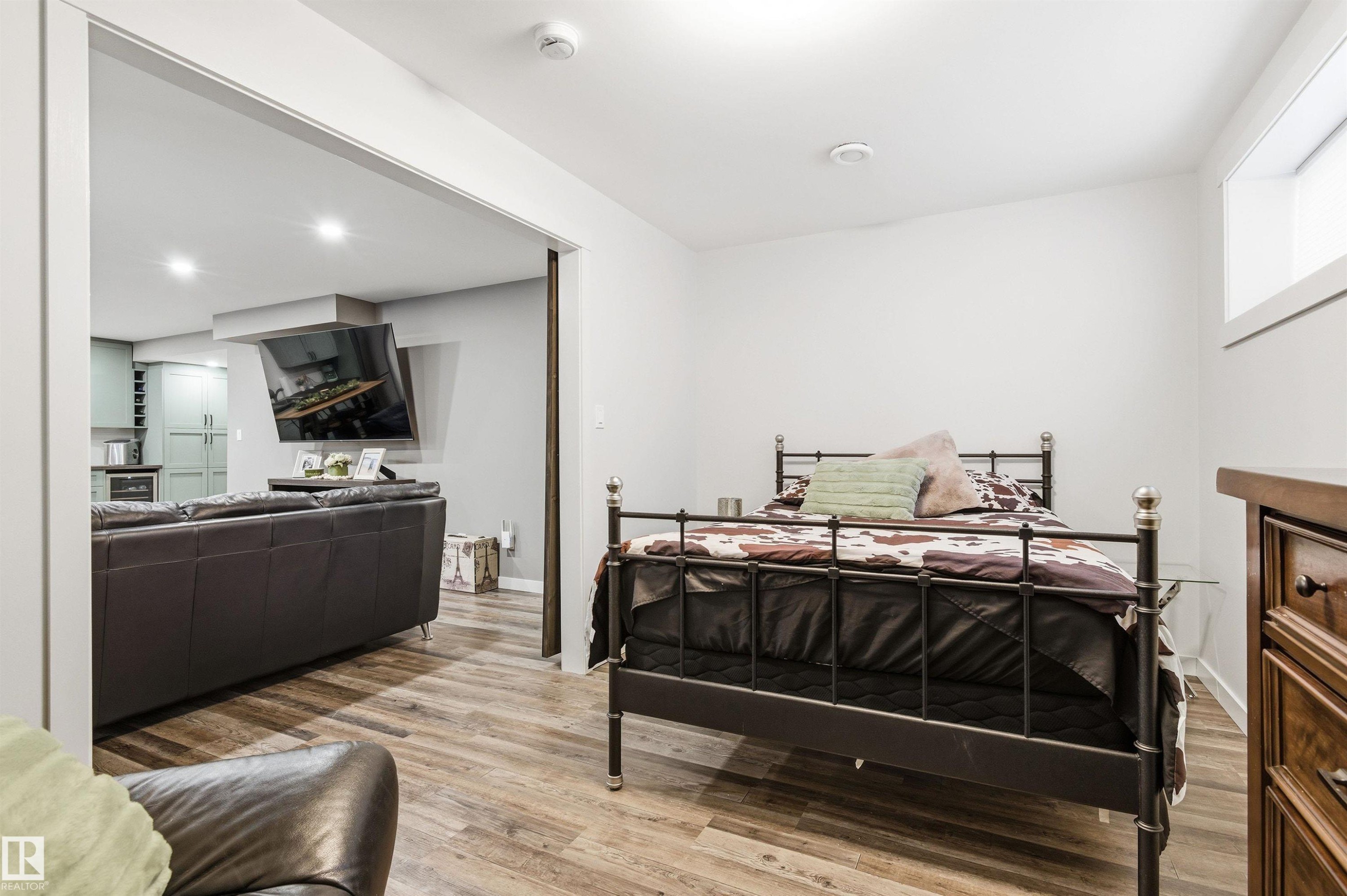 46 Longview Crescent, Spruce Grove, AB - Indoor Photo Showing Bedroom