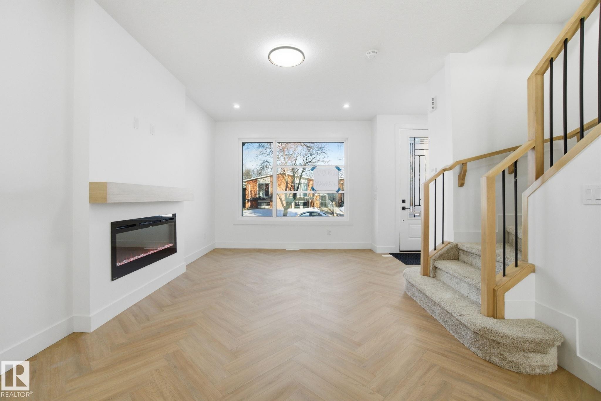 10124 82 Street, Edmonton, AB - Indoor Photo Showing Living Room With Fireplace
