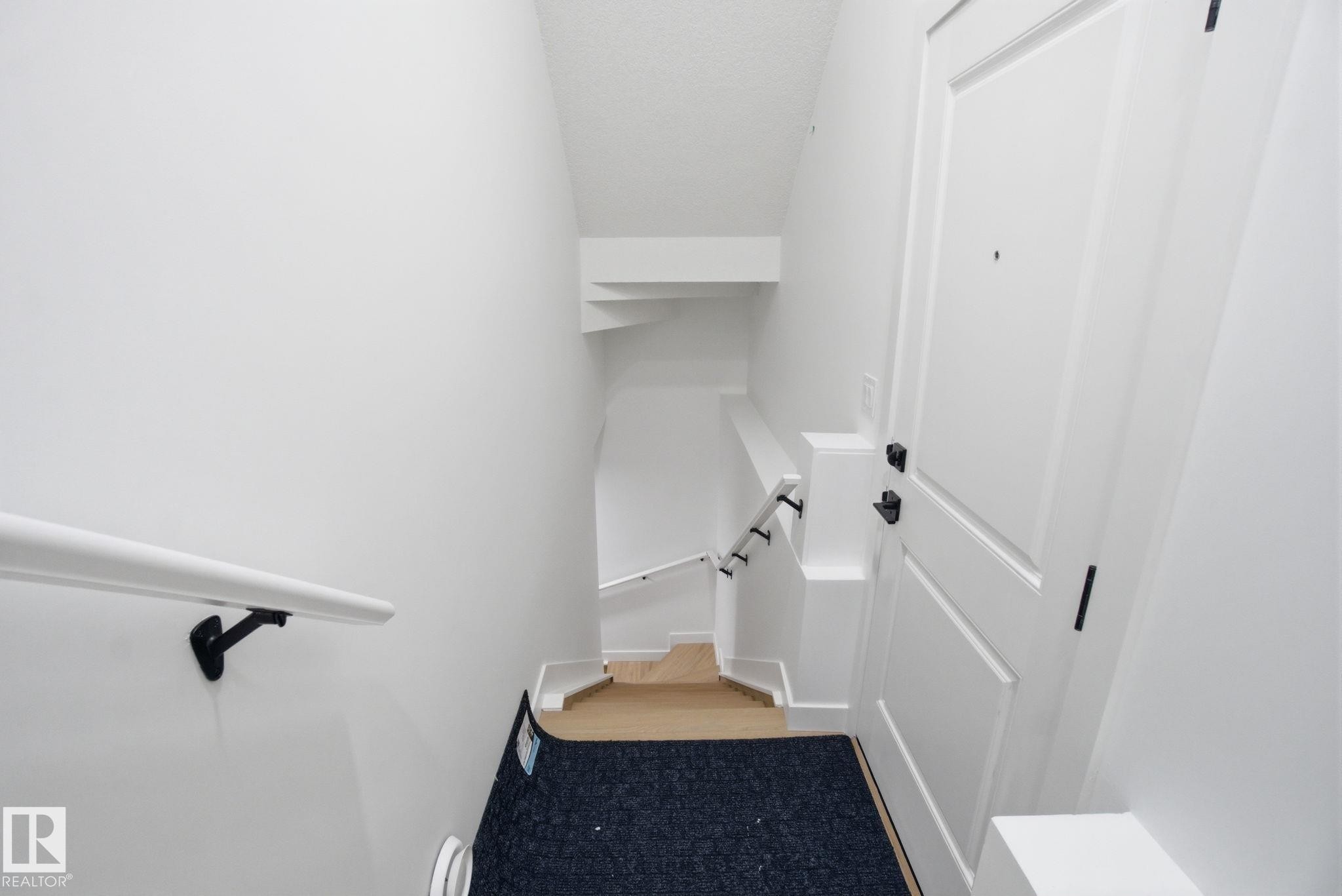 10124 82 Street, Edmonton, AB - Indoor Photo Showing Other Room