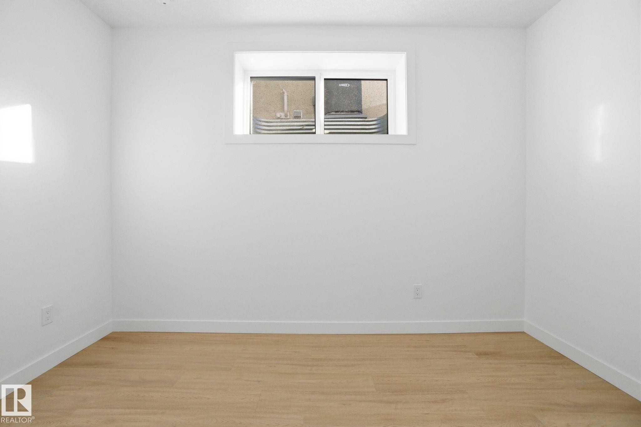 10124 82 Street, Edmonton, AB - Indoor Photo Showing Other Room