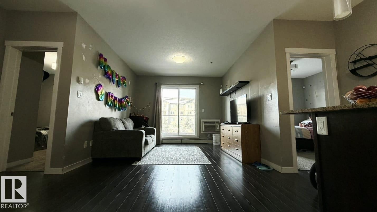 103 812 Welsh Dr Sw, Edmonton, AB - Indoor Photo Showing Other Room