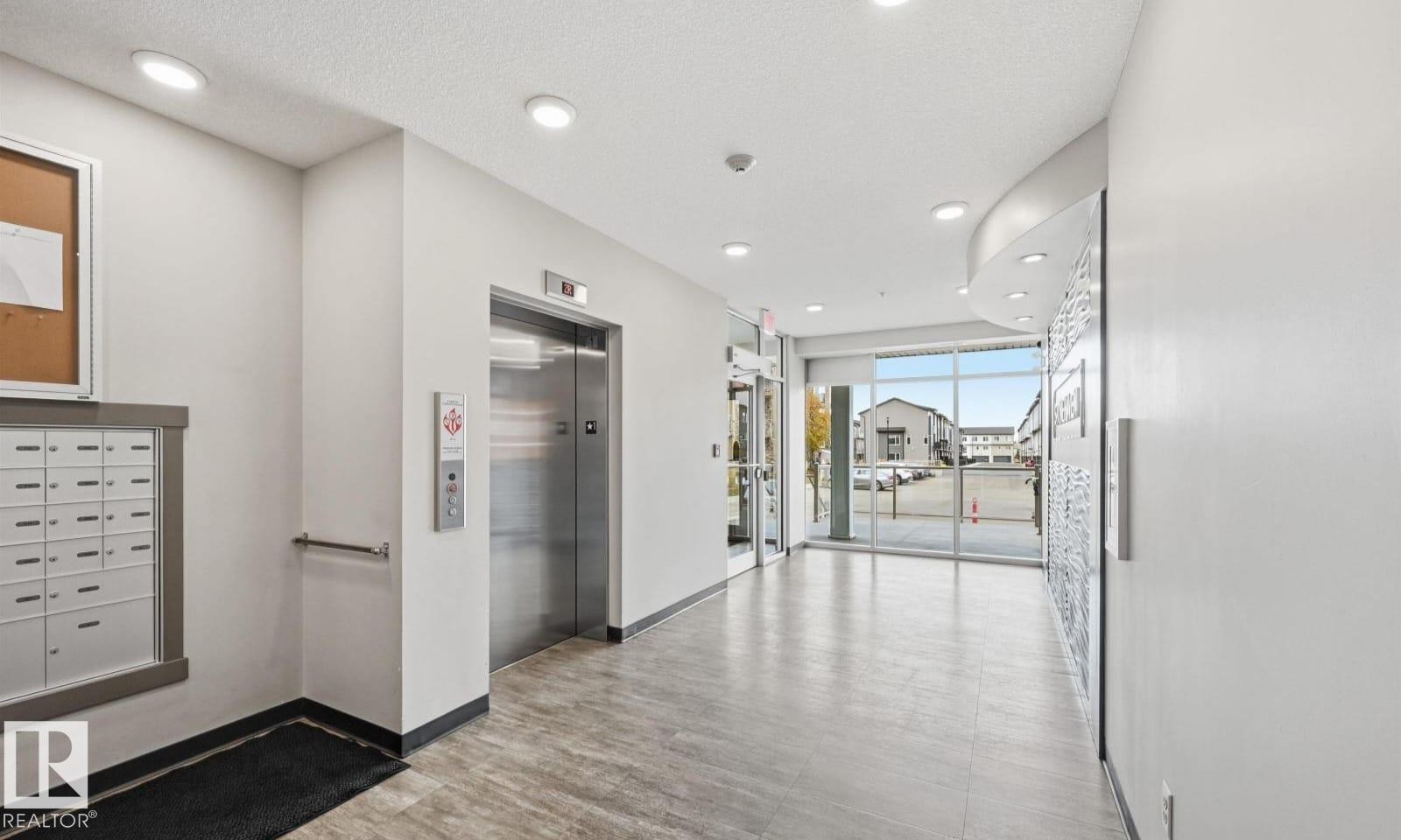 103 812 Welsh Dr Sw, Edmonton, AB - Indoor Photo Showing Other Room