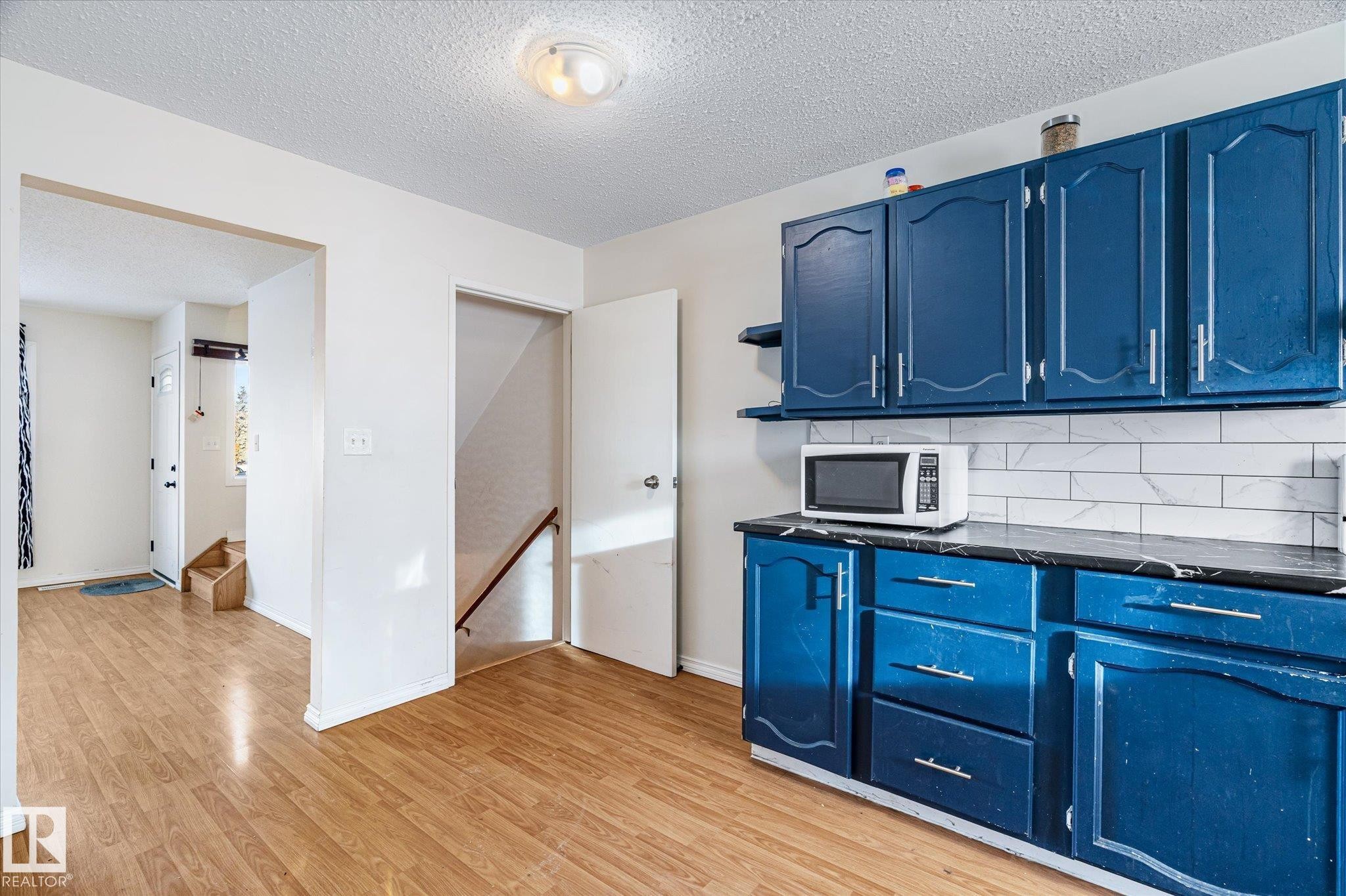 11443 22 Avenue, Edmonton, AB - Indoor Photo Showing Other Room