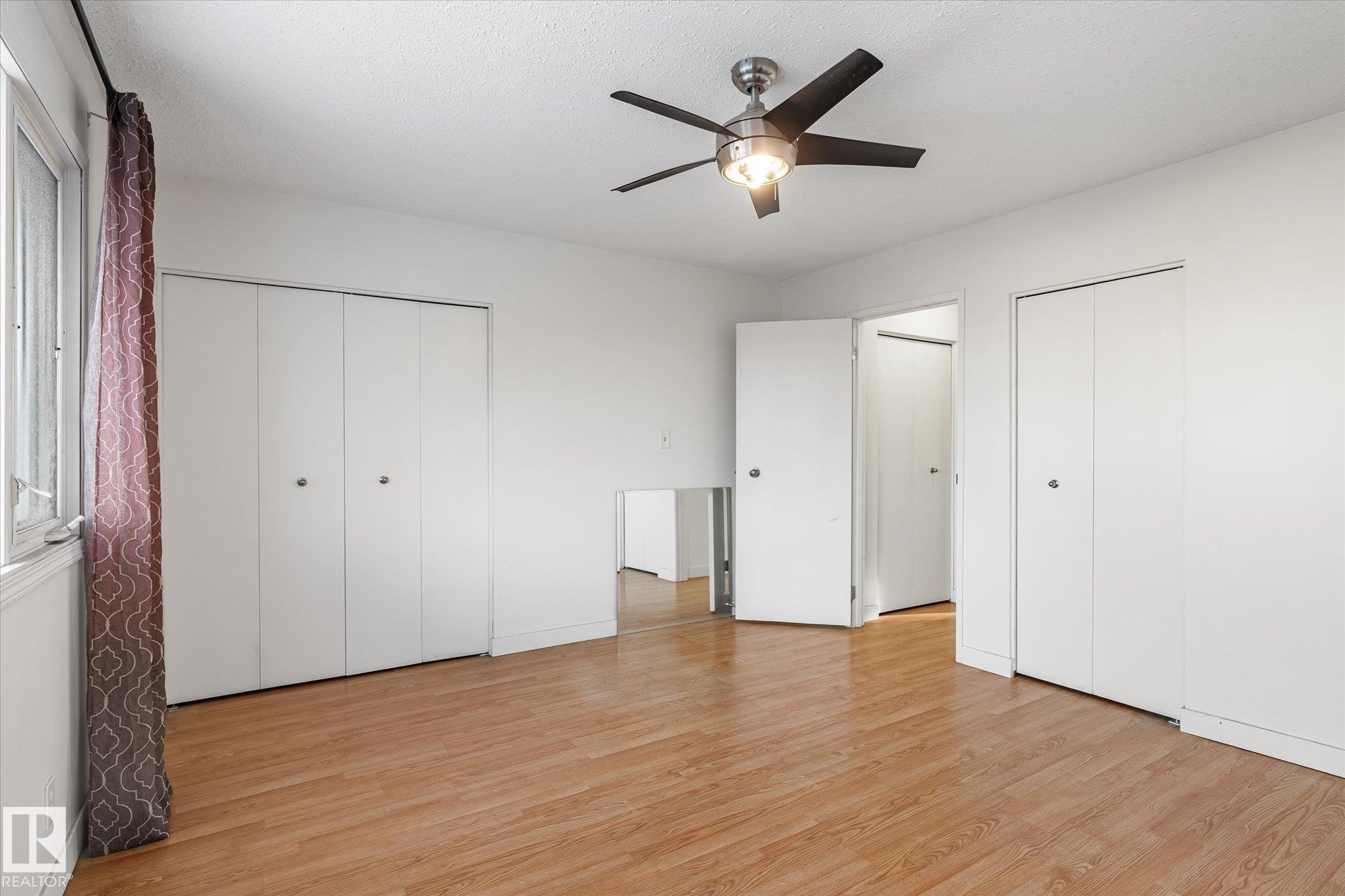 11443 22 Avenue, Edmonton, AB - Indoor Photo Showing Other Room