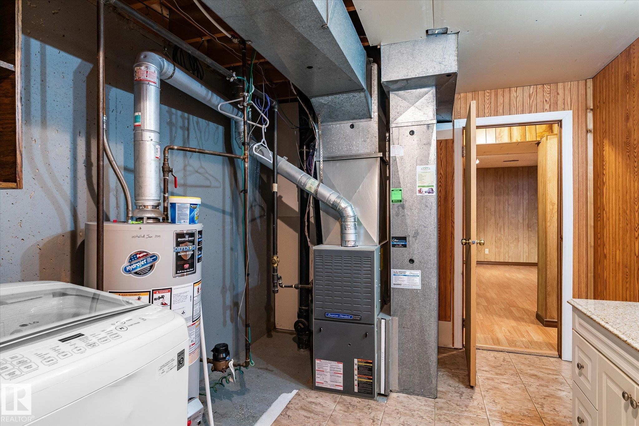 11443 22 Avenue, Edmonton, AB - Indoor Photo Showing Basement