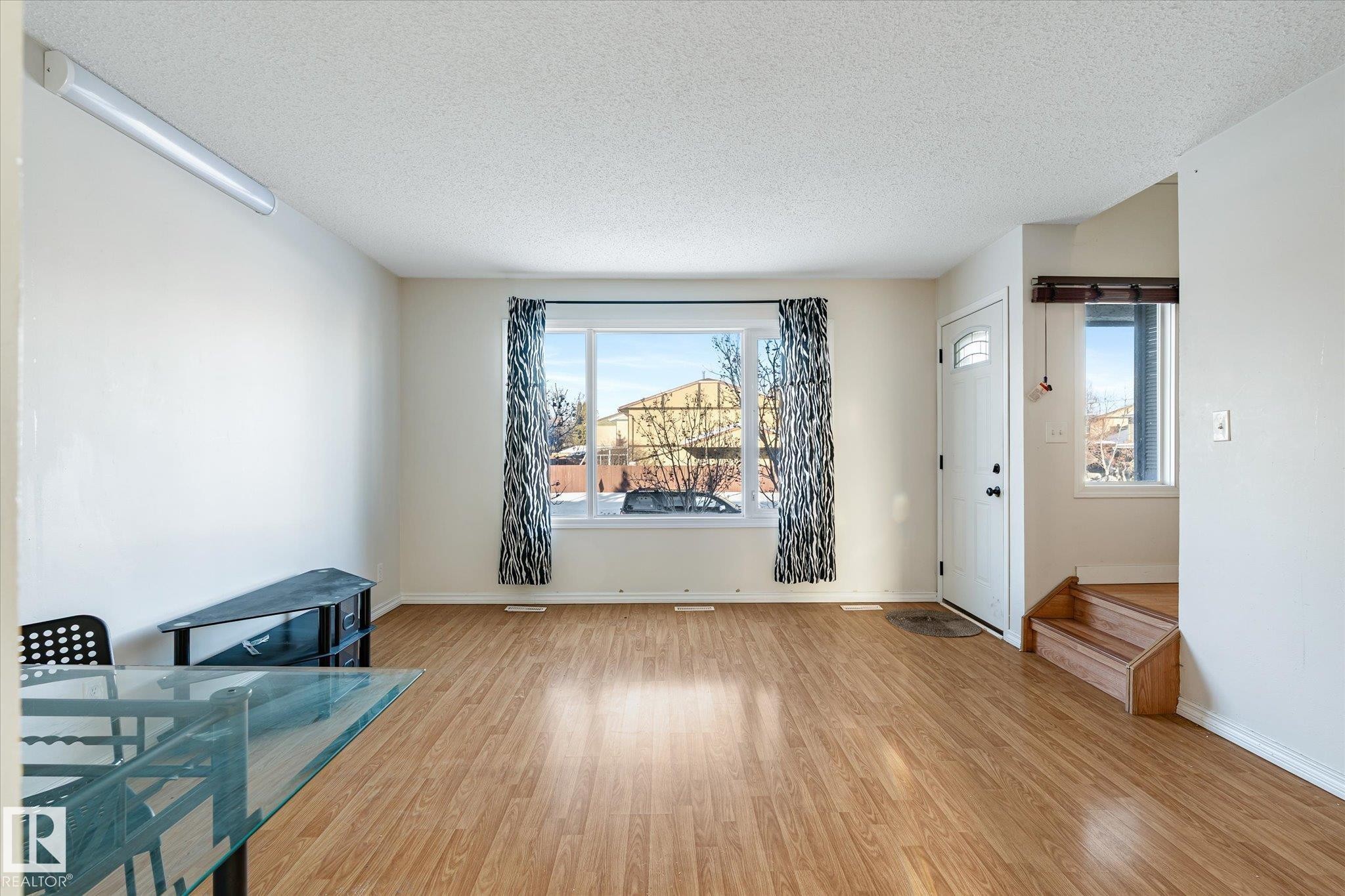 11443 22 Avenue, Edmonton, AB - Indoor