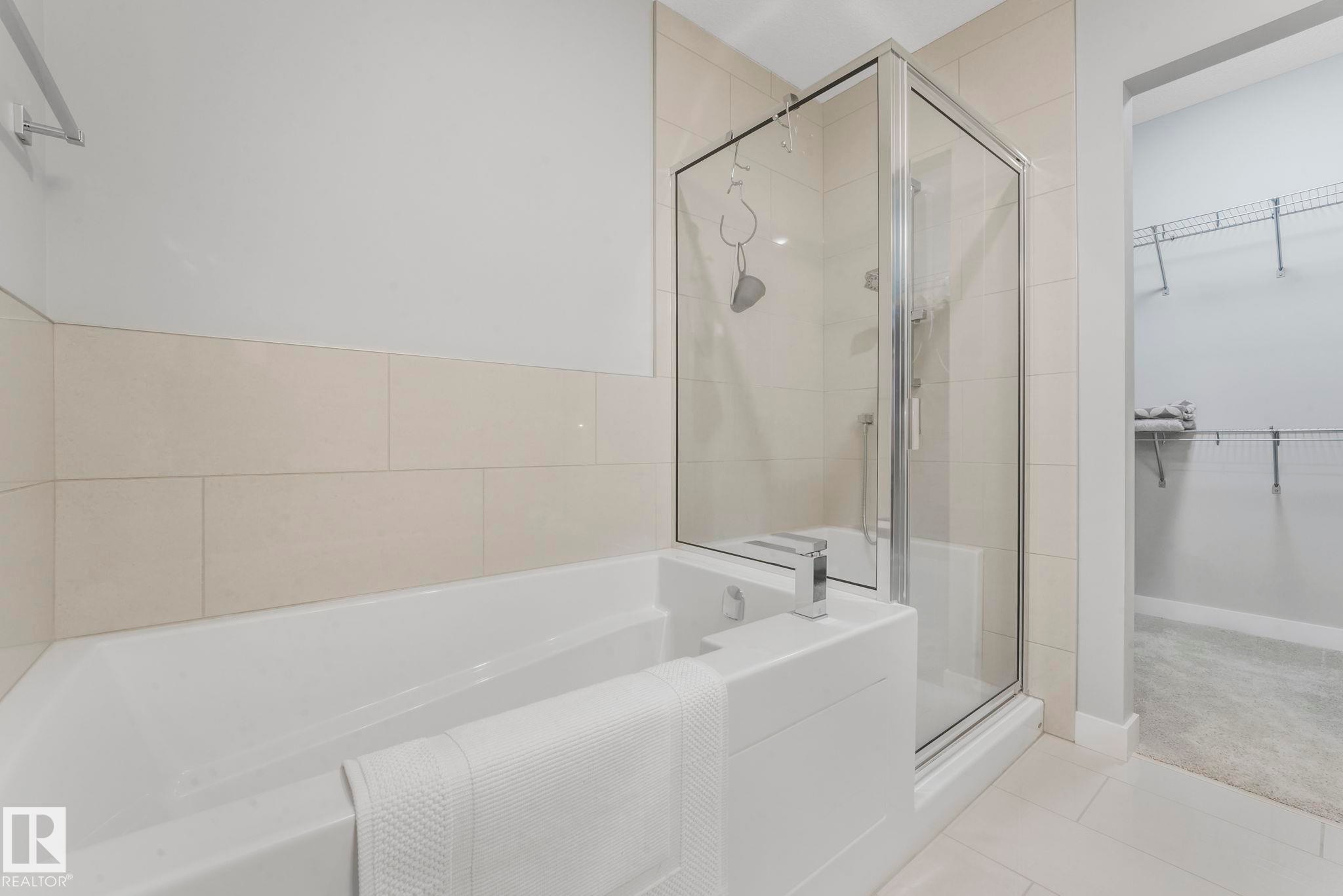 409 625 Leger Way, Edmonton, AB - Indoor Photo Showing Bathroom